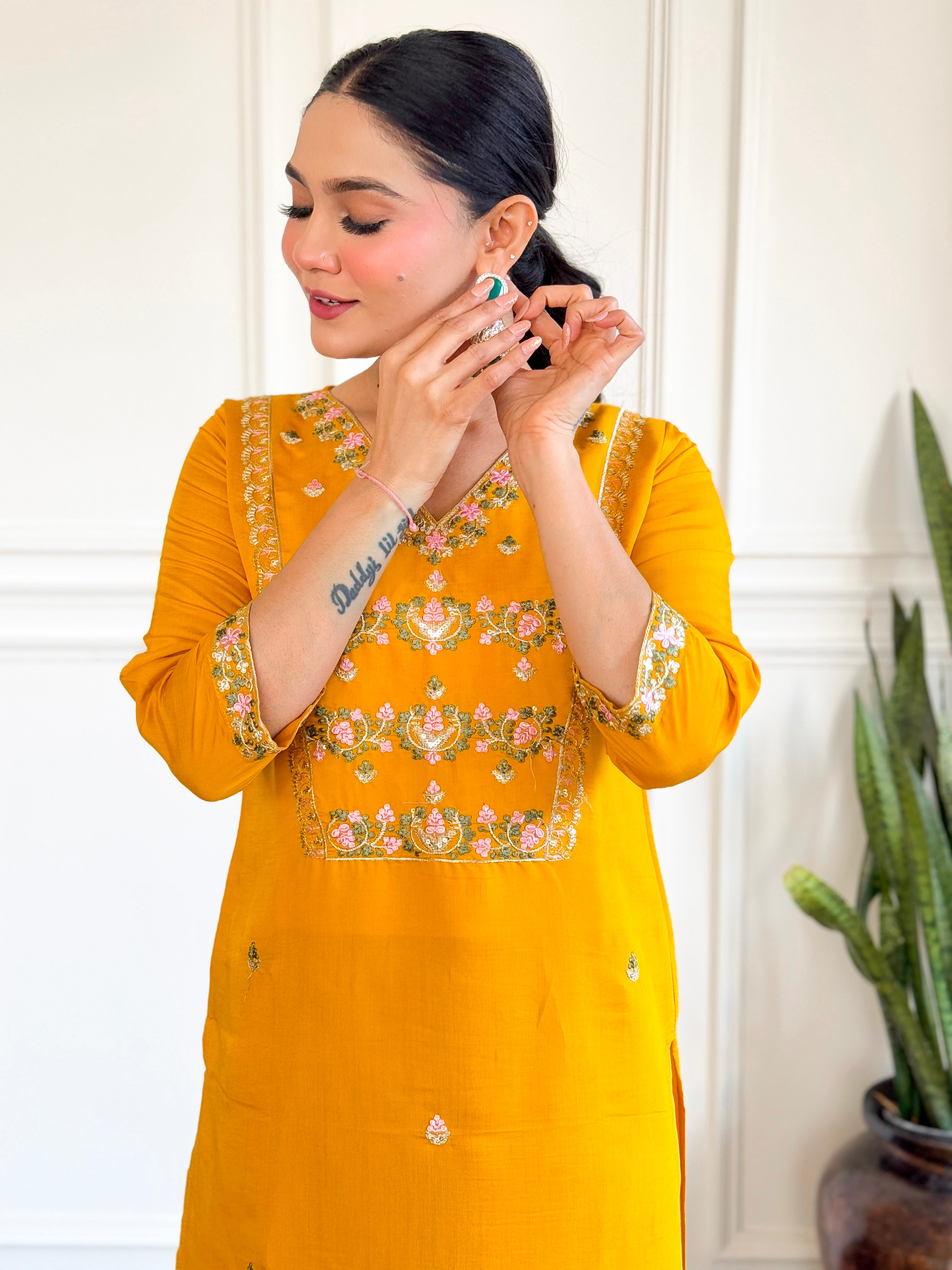 Yellow Kurta Pant Set with Heavy Thread Embroidery Work