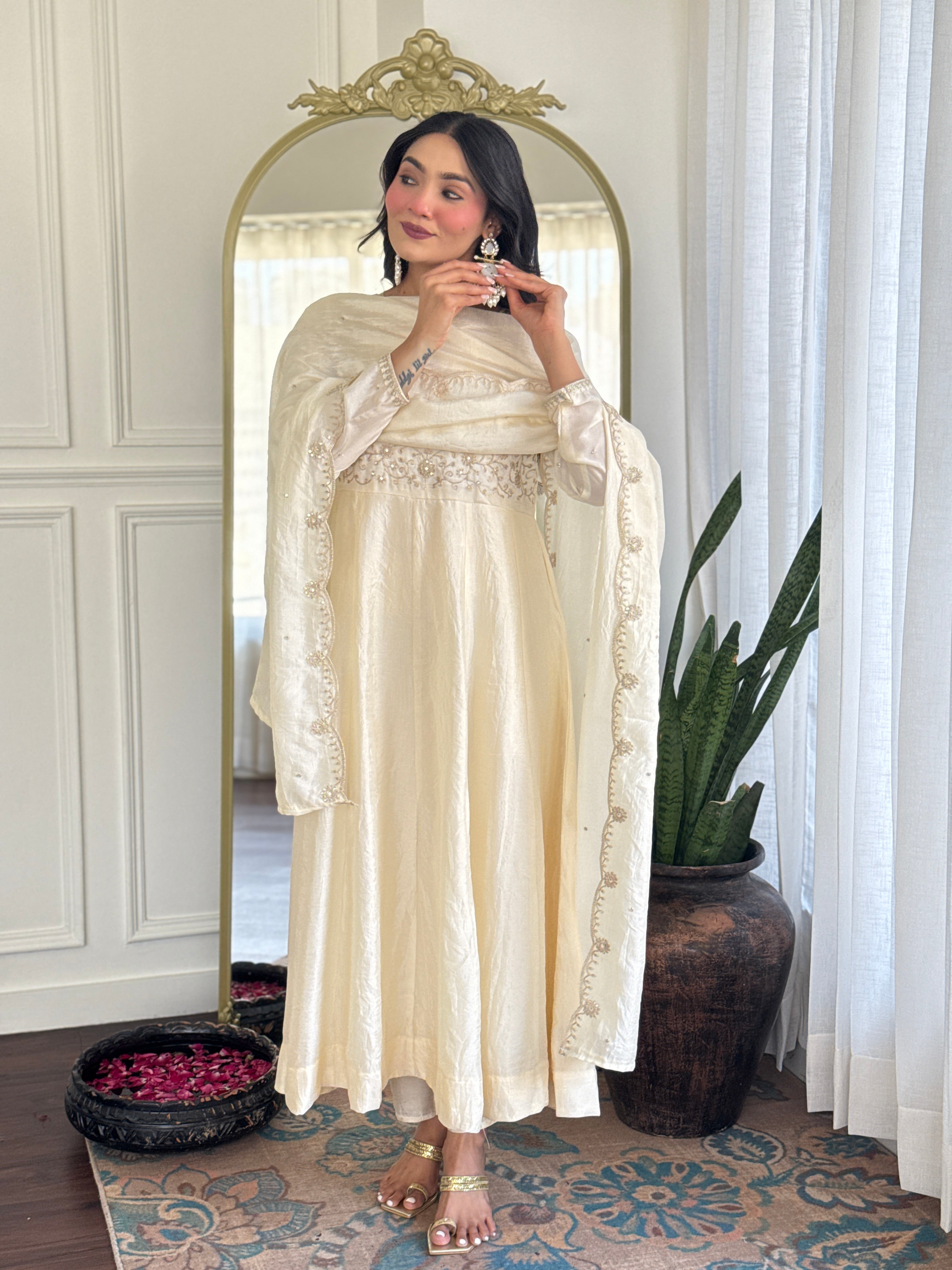 Cream Kurta Pant Set With Heavy Thread Embroidery Sequins Work