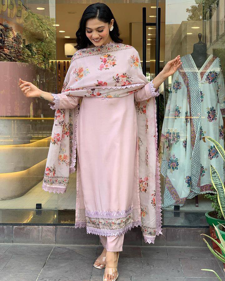 Baby Pink Viscose Chanderi Kurta Pant With Embroidery Work And Printed Dupatta