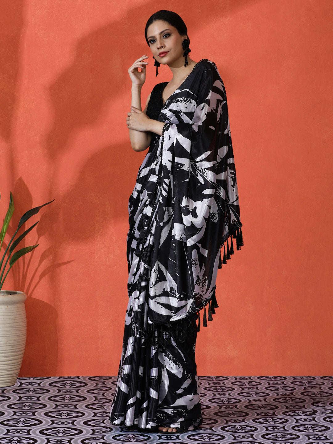 Black Chinon Saree With Beautiful Digital Print For Ceremonial Wear