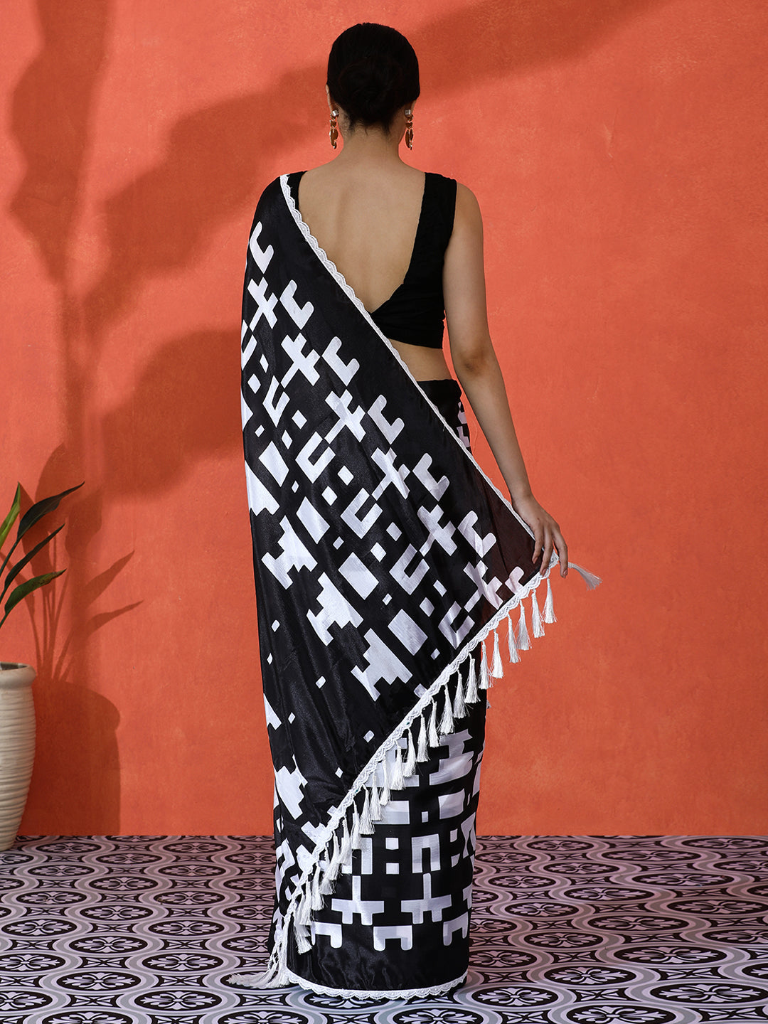 Black Chinon Saree With Beautiful Digital Print For Ceremonial Wear