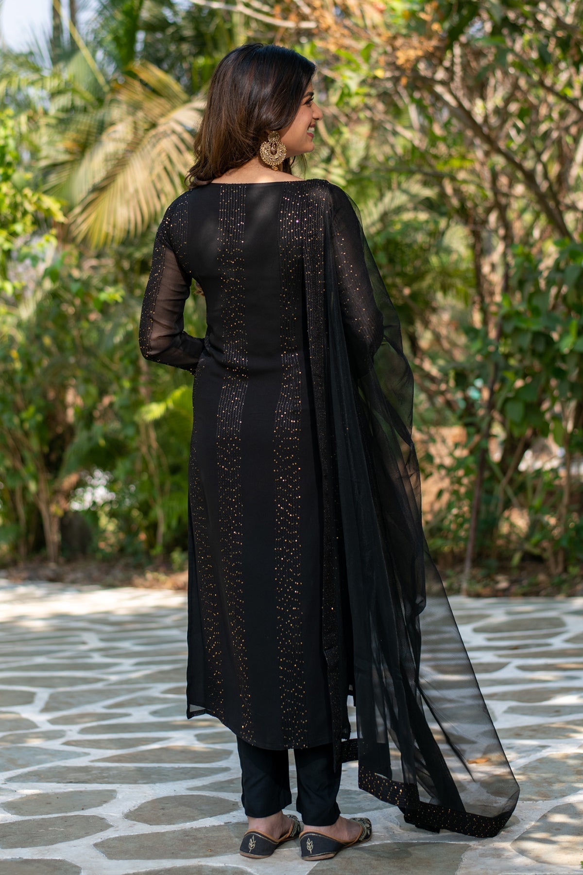 Black Faux Georgette Kurta Pant Set With Thread Embroidered With Sequins Work