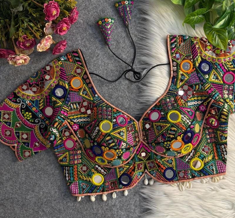 Black Gamthi Navratri Blouse with Sweetheart Neck & Mirror Work