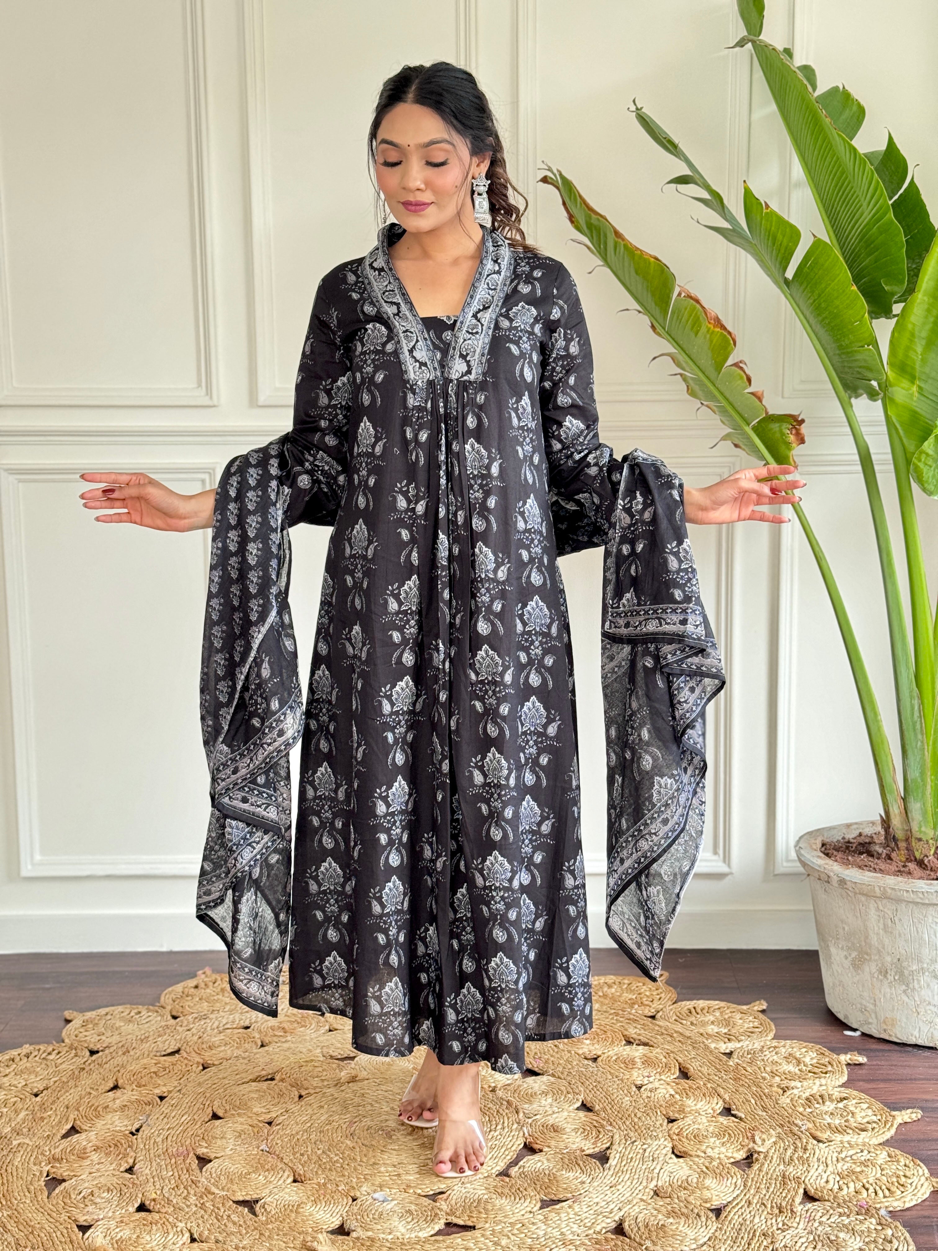 Black Pure Cotton Elegant Kurta Pant Set With Print