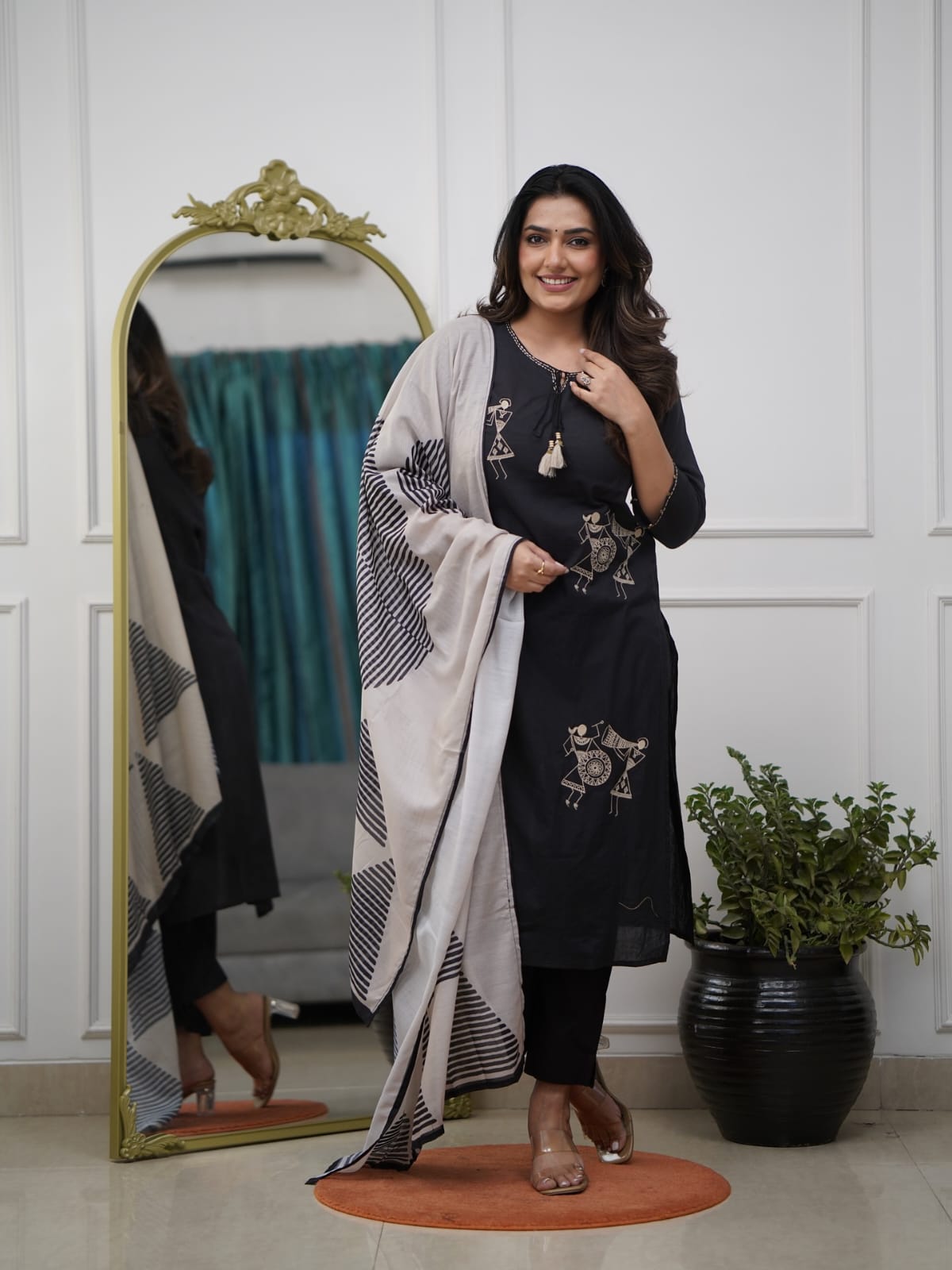 Black Pure Silk Kurta Pant Set With Heavy Thread Embroidery Work With Printed Dupatta