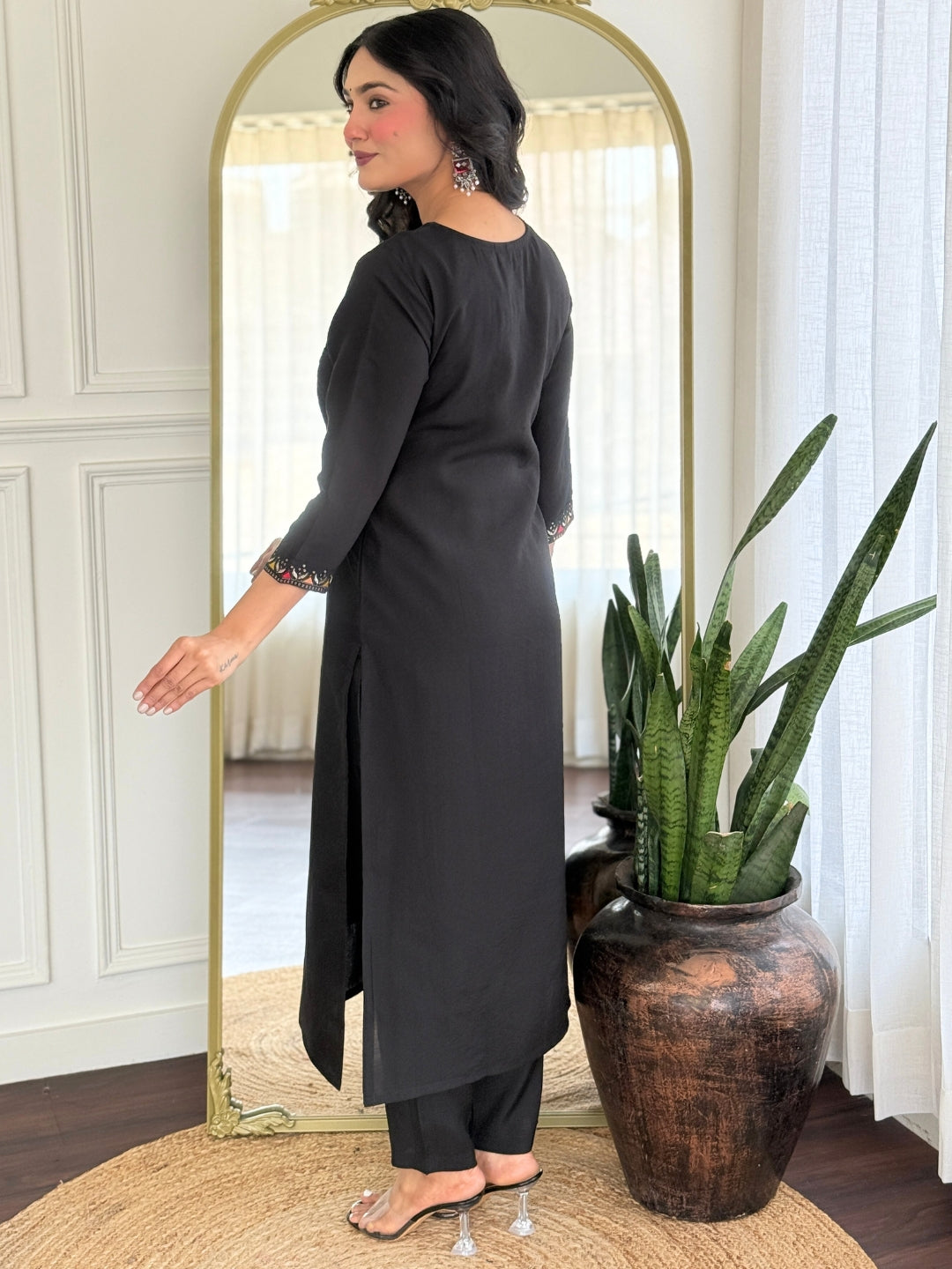 Black Roman Silk Elegant Kurta Pant Set With Embroidery Work