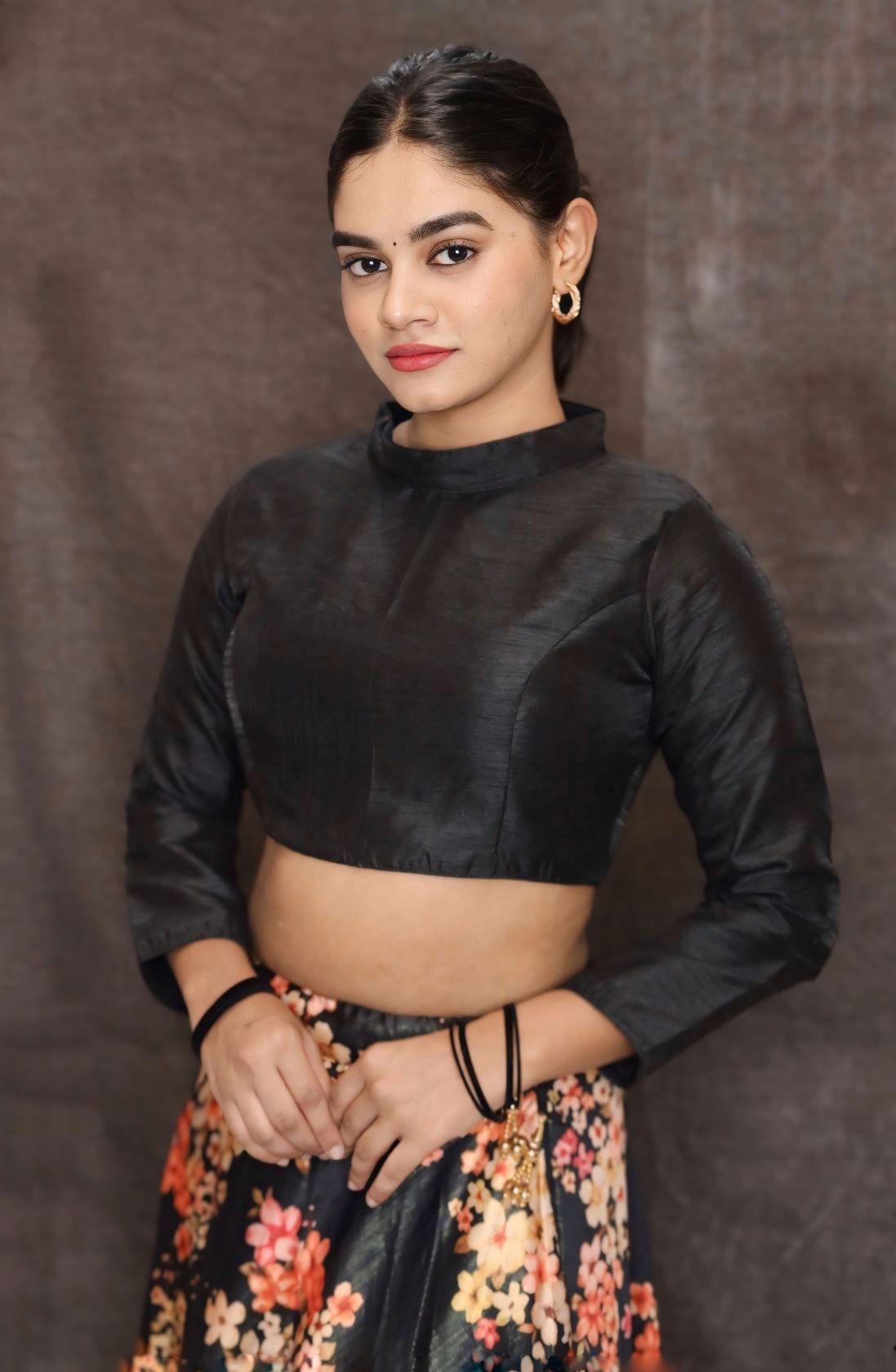 Black Silk Long Sleeve Crop Top Blouse With Back Zip