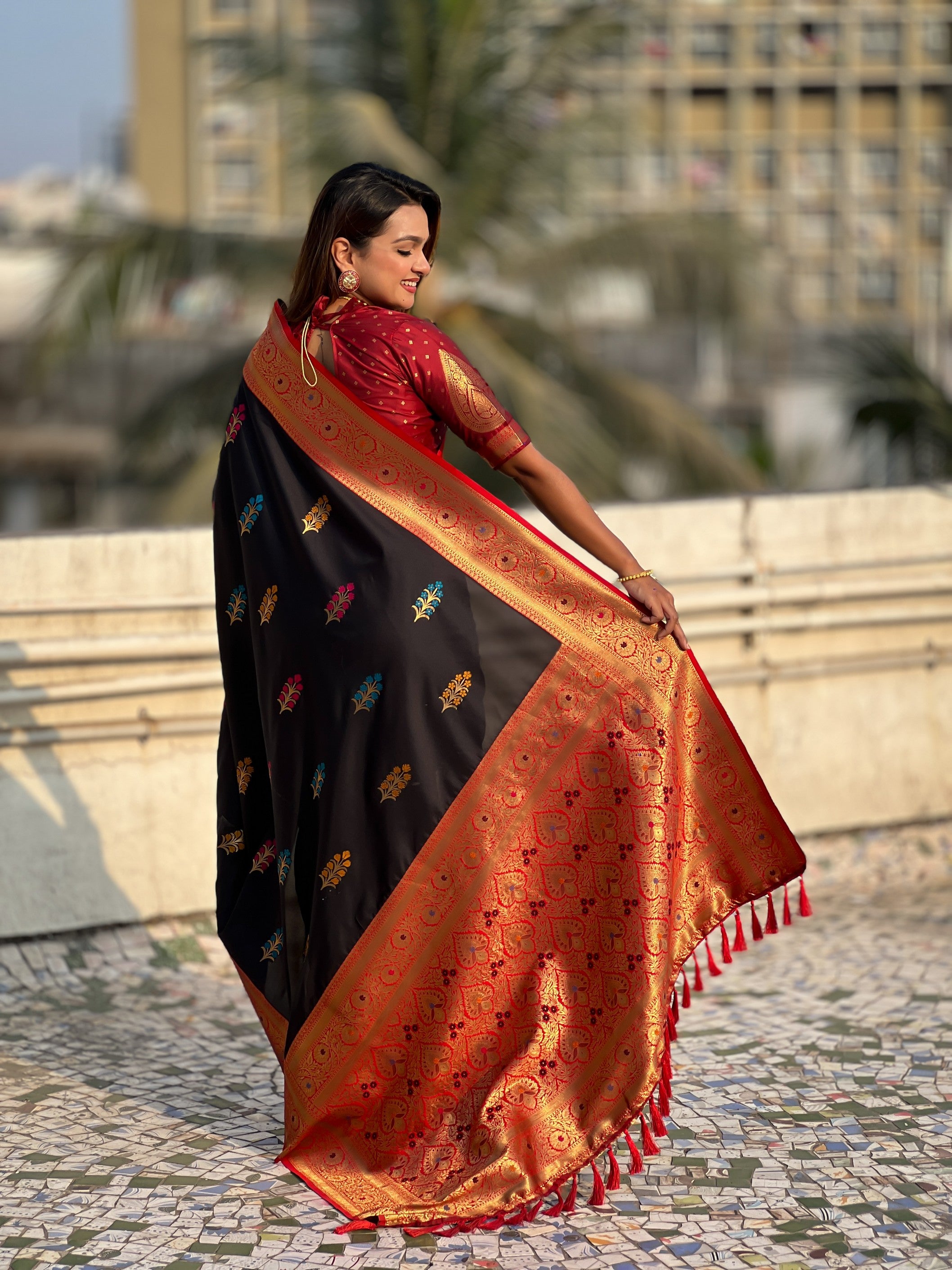 Black Soft Silk Woven Meenakari Designer Heavy Ceremonial Saree