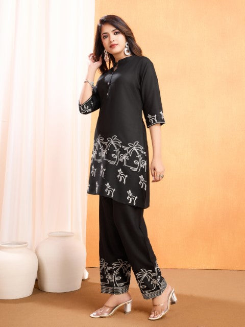 Black Vicose Rayon Kurta Pant With Thread Embroidery Work