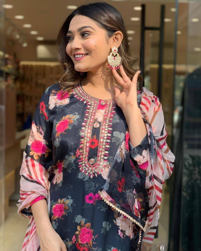 Black Viscose Silk Kurta Pant Set With Embroidery Work