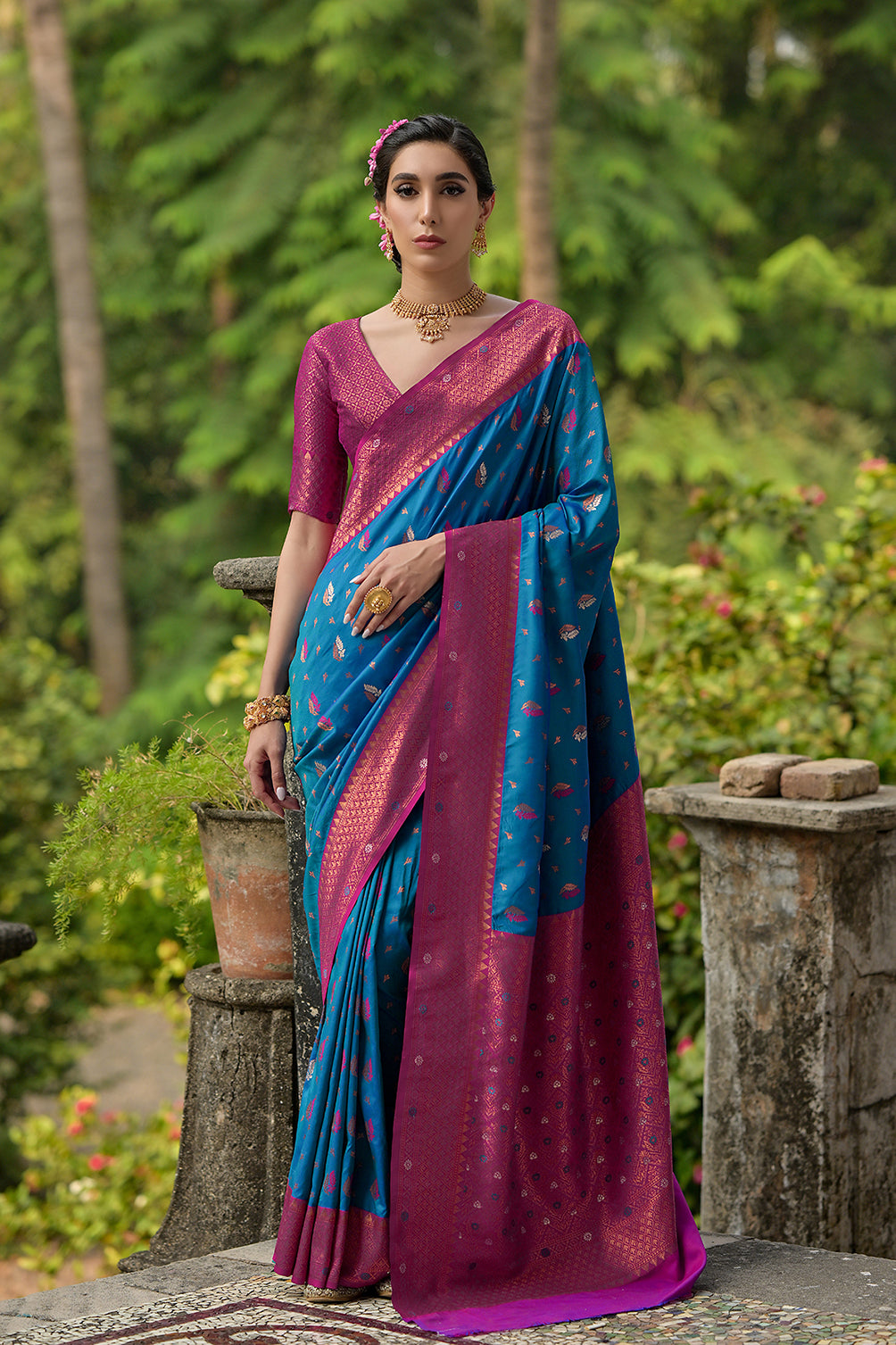 Blue Banarasi Silk Saree with Leaf Design and Contrast Pallu