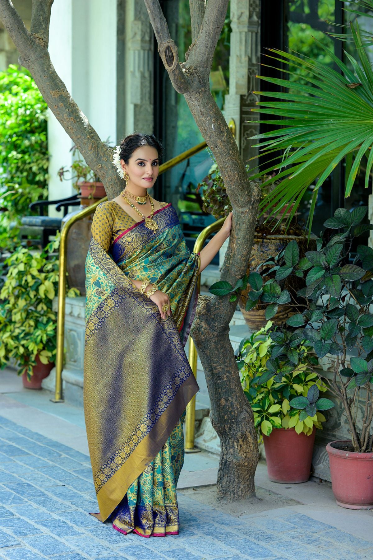 Blue Kanjivaram Saree with Zari Design and Pallu