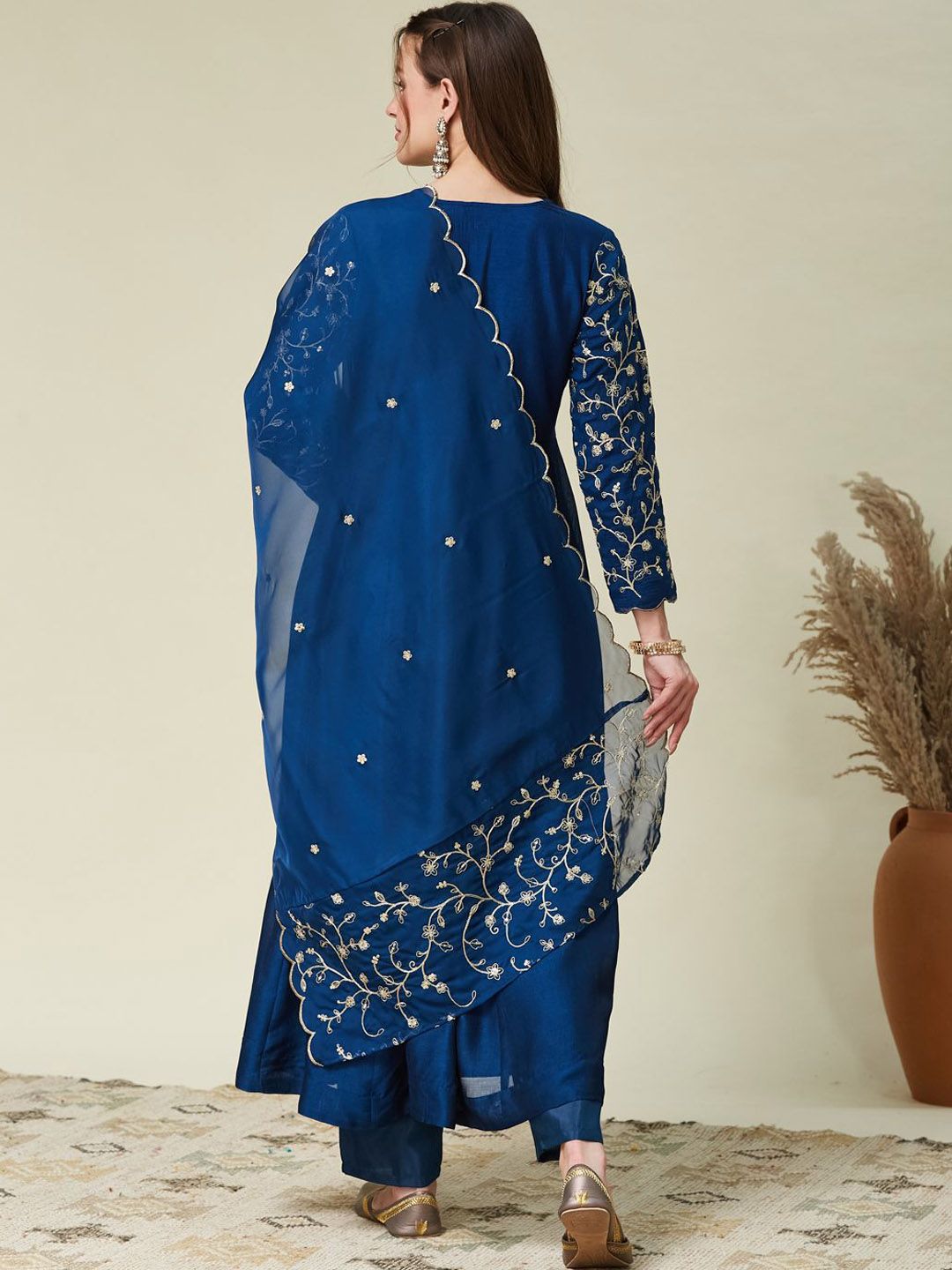 Blue Vichitra Silk Kurta Pant Set With Heavy Thread Embroidery Work