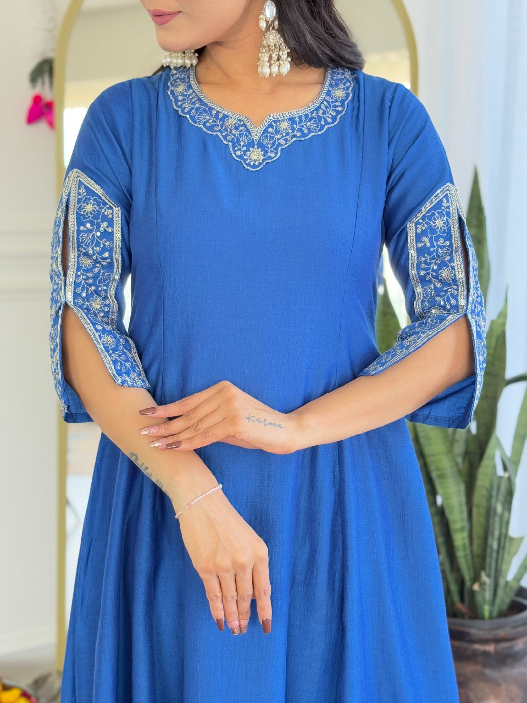 Blue Viscose Silk Elegant Kurta Pant Set With Embroidery Work