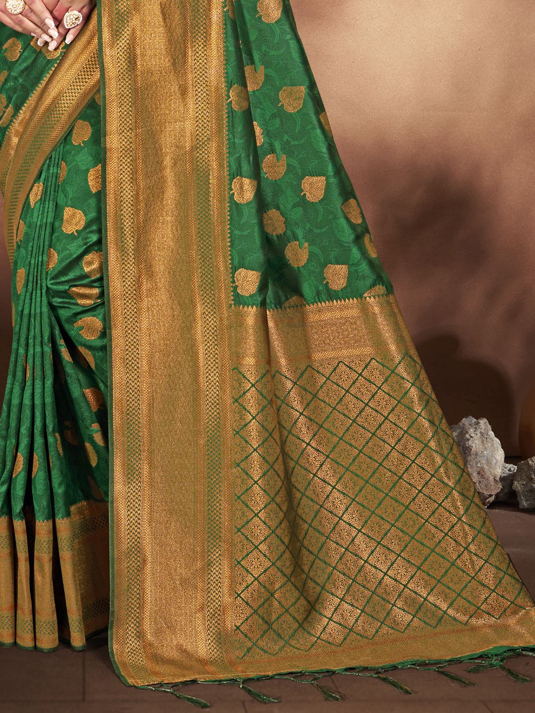Bottle Green Silk Blend Traditional Woven Work Saree