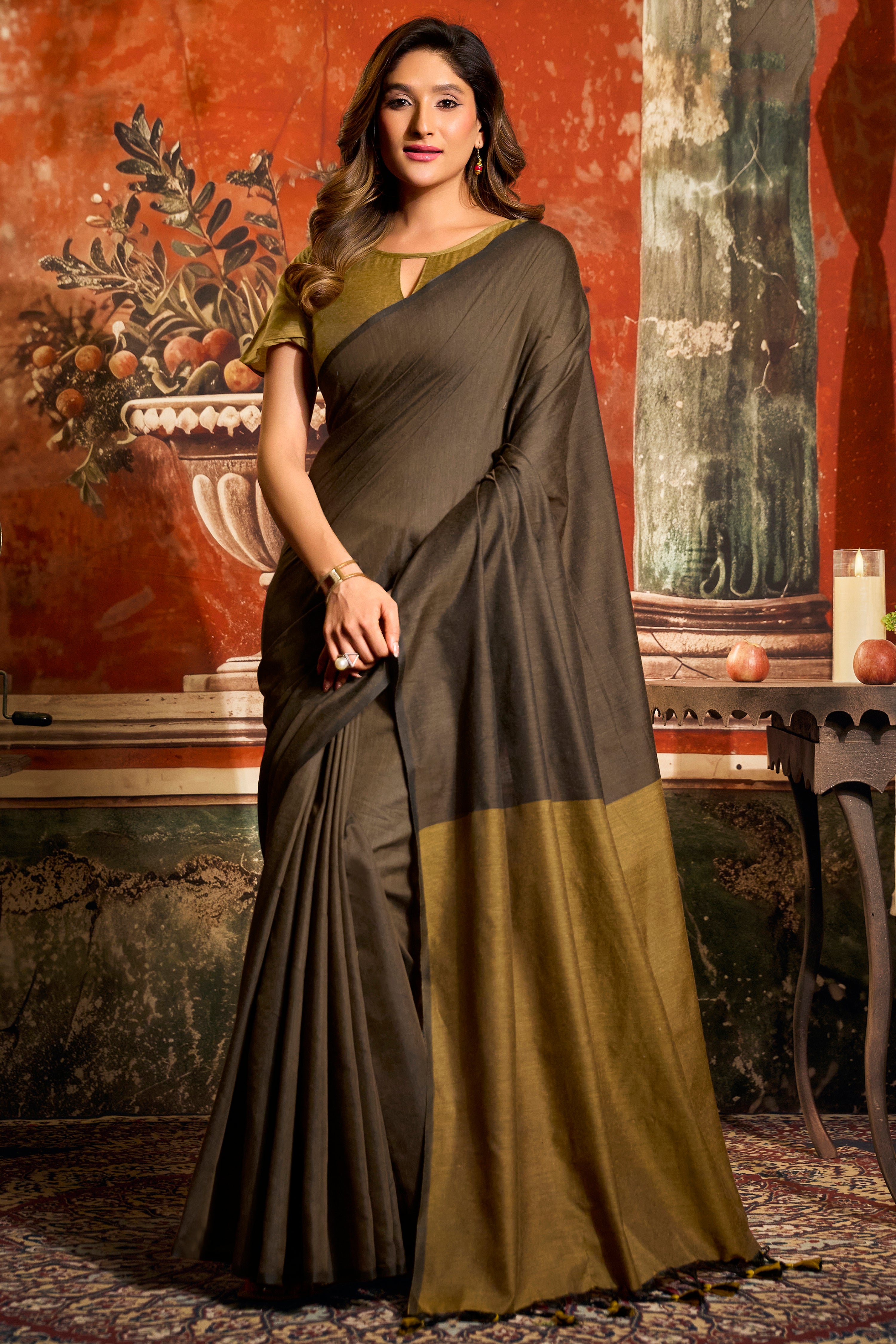 Brown Mal Cotton Saree with Stylish Contrast Pallu Work