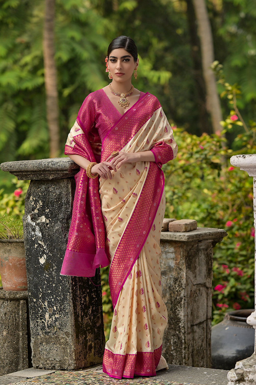 Cream Banarasi Silk Saree with Leaf Design and Contrast Pallu
