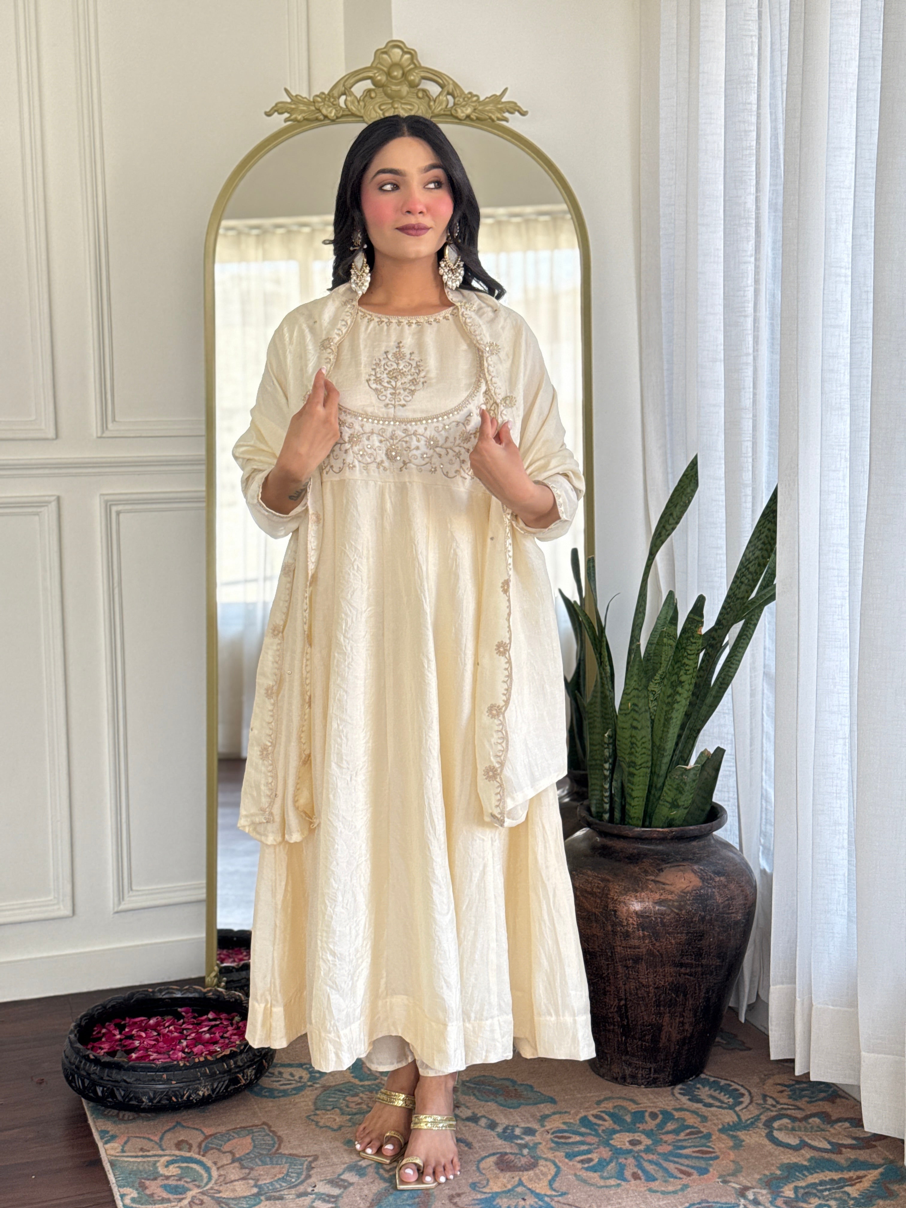 Cream Kurta Pant Set With Heavy Thread Embroidery Sequins Work