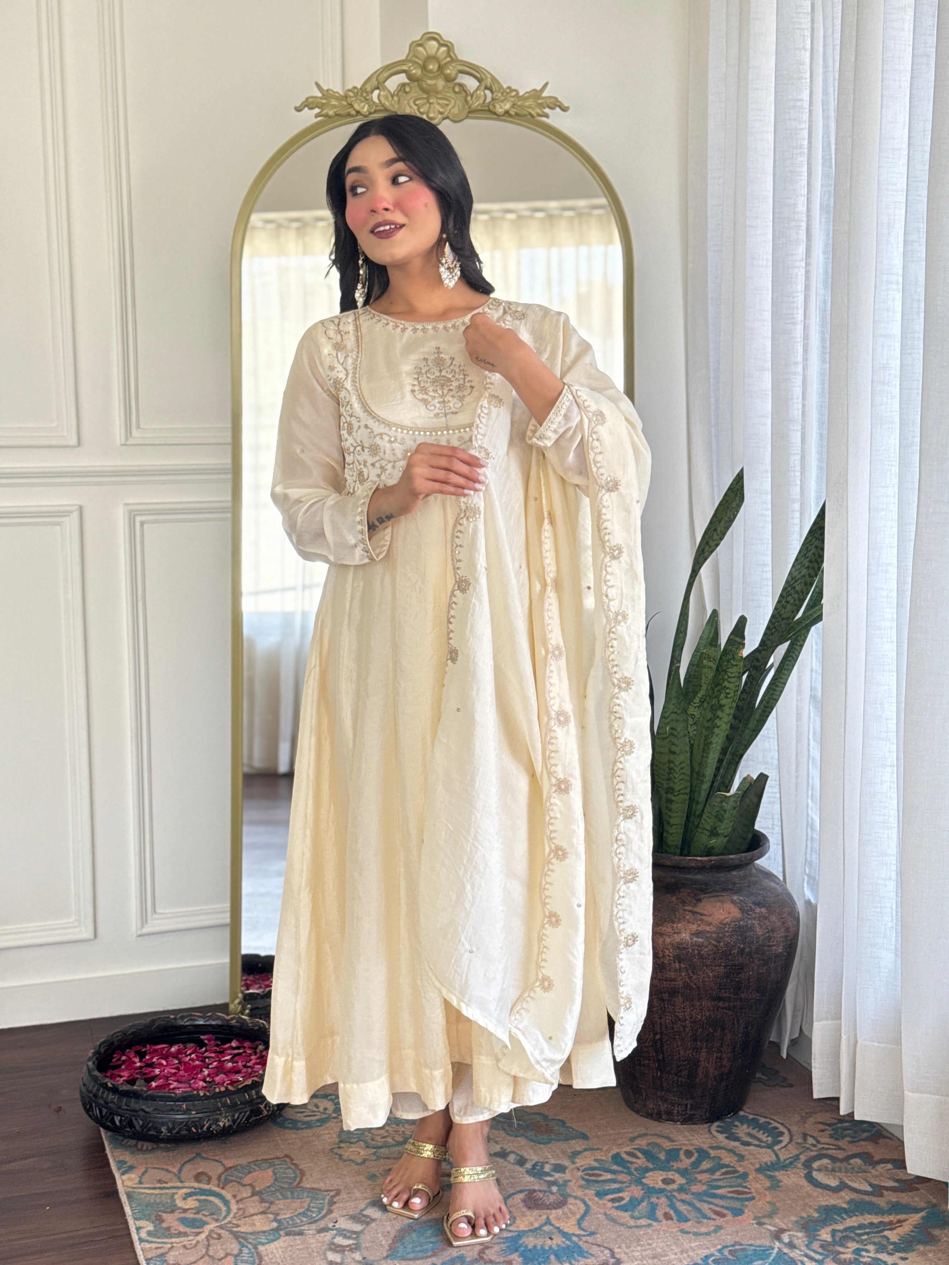 Cream Kurta Pant Set With Heavy Thread Embroidery Sequins Work
