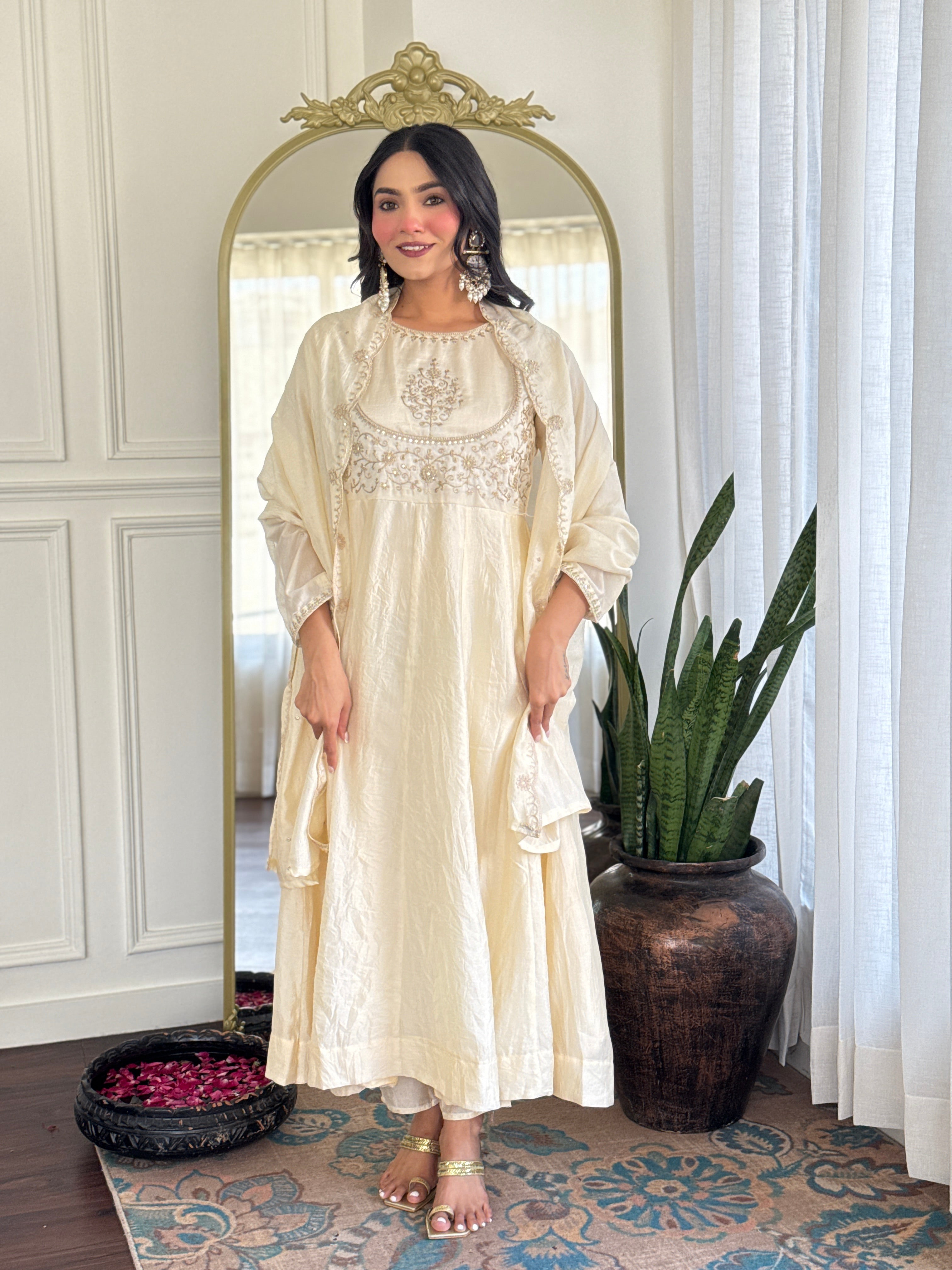 Cream Kurta Pant Set With Heavy Thread Embroidery Sequins Work