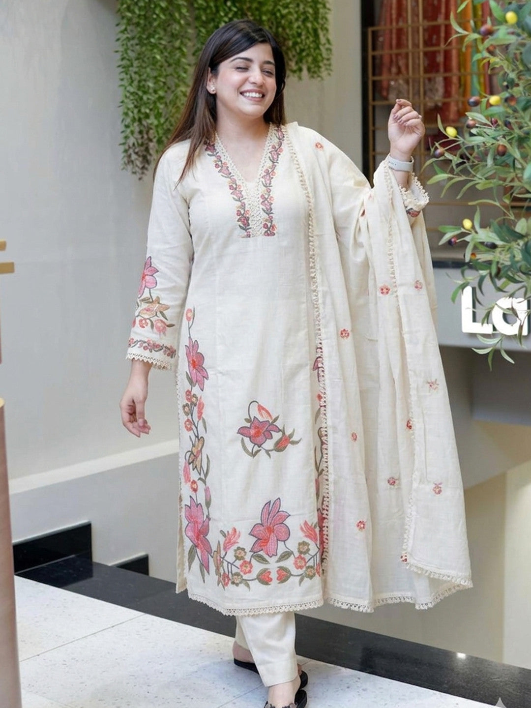 Cream Pure Cotton Kurta Pant Set With Heavy Thread Embroidery Work