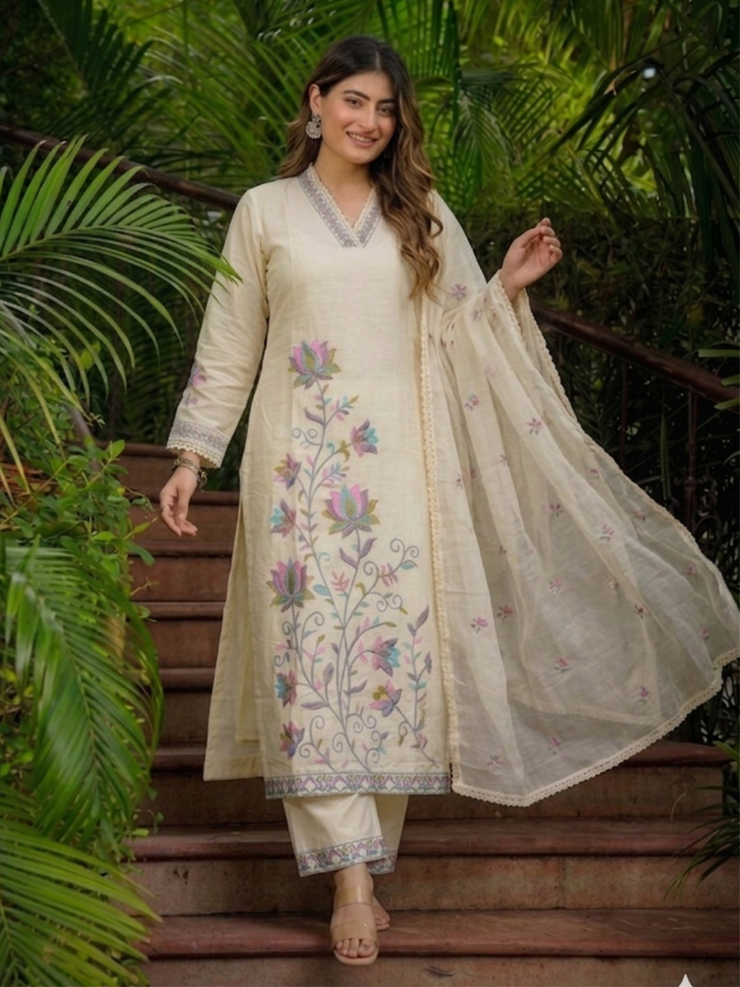 Cream Pure Cotton Kurta Pant Set With Heavy Thread Embroidery Work