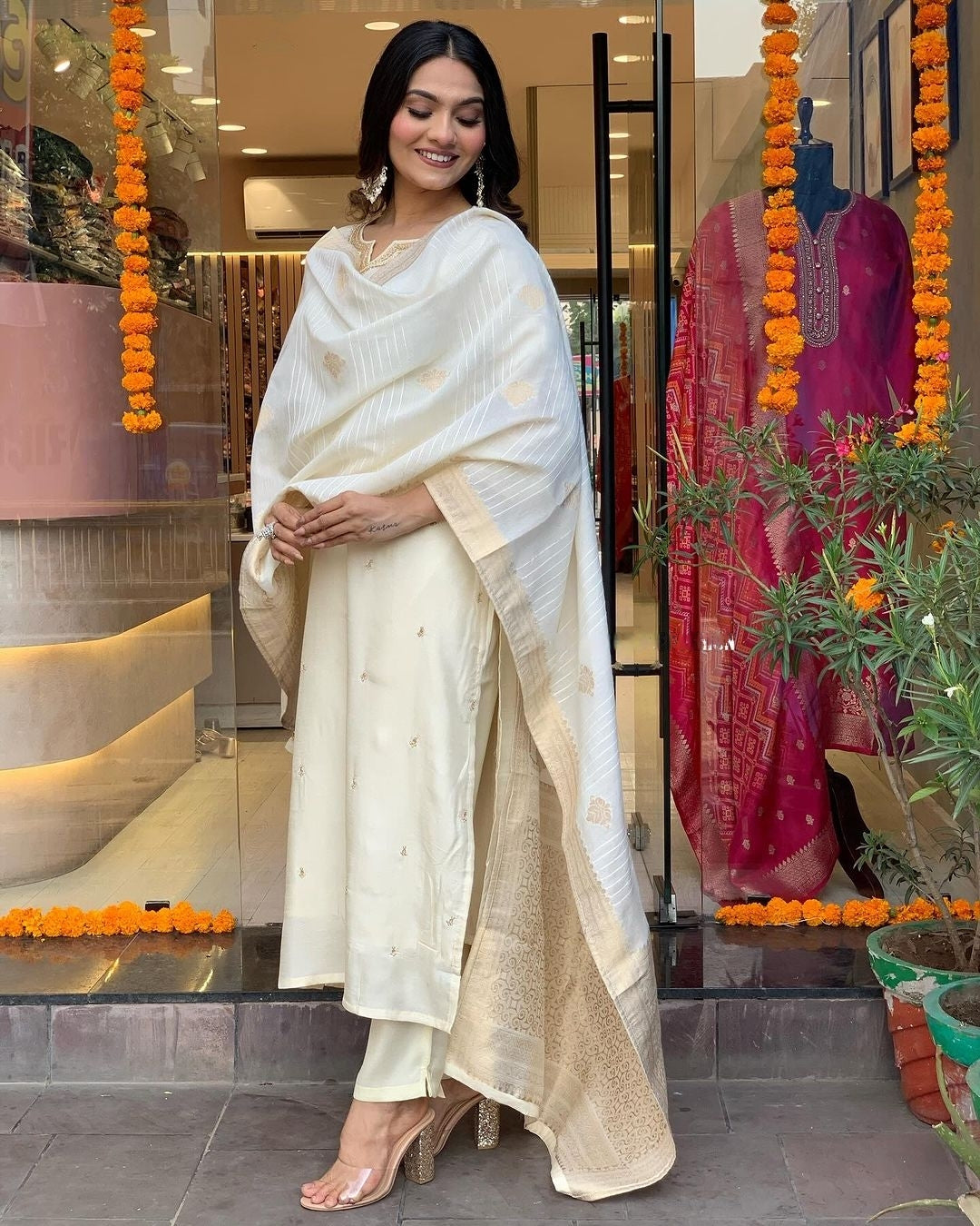 Cream Viscose Chanderi Kurta Pant With Heavy Thread Embroidery Work