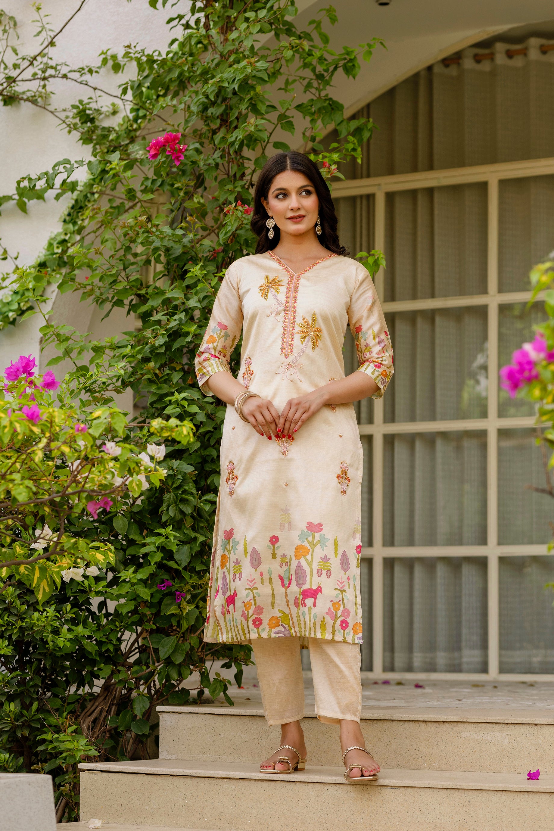 Cream Viscose Silk Kurta Pant Set With Thread Embroidered With Print & Beads Work