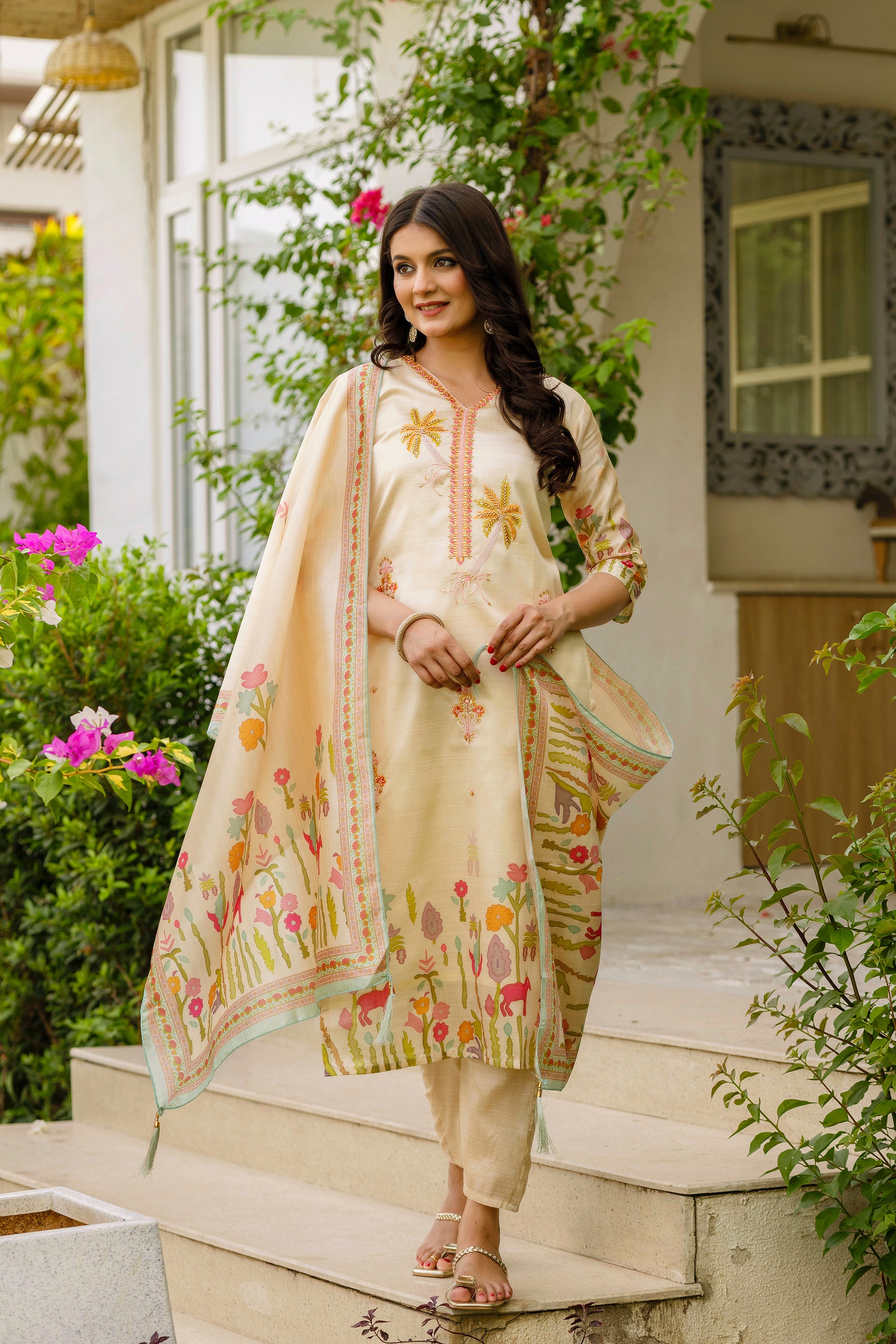 Cream Viscose Silk Kurta Pant Set With Thread Embroidered With Print & Beads Work