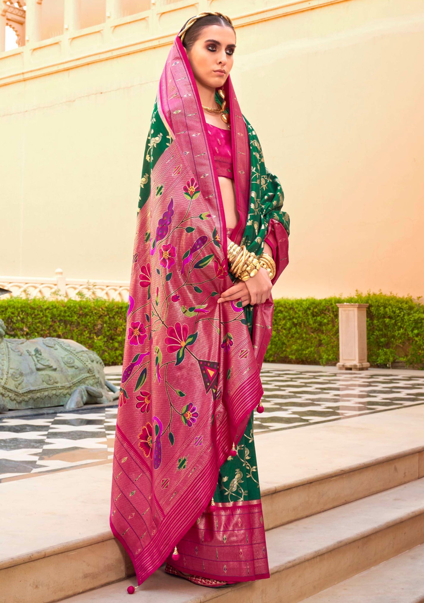 Dark Green Silk Saree With Jacquard Woven Work