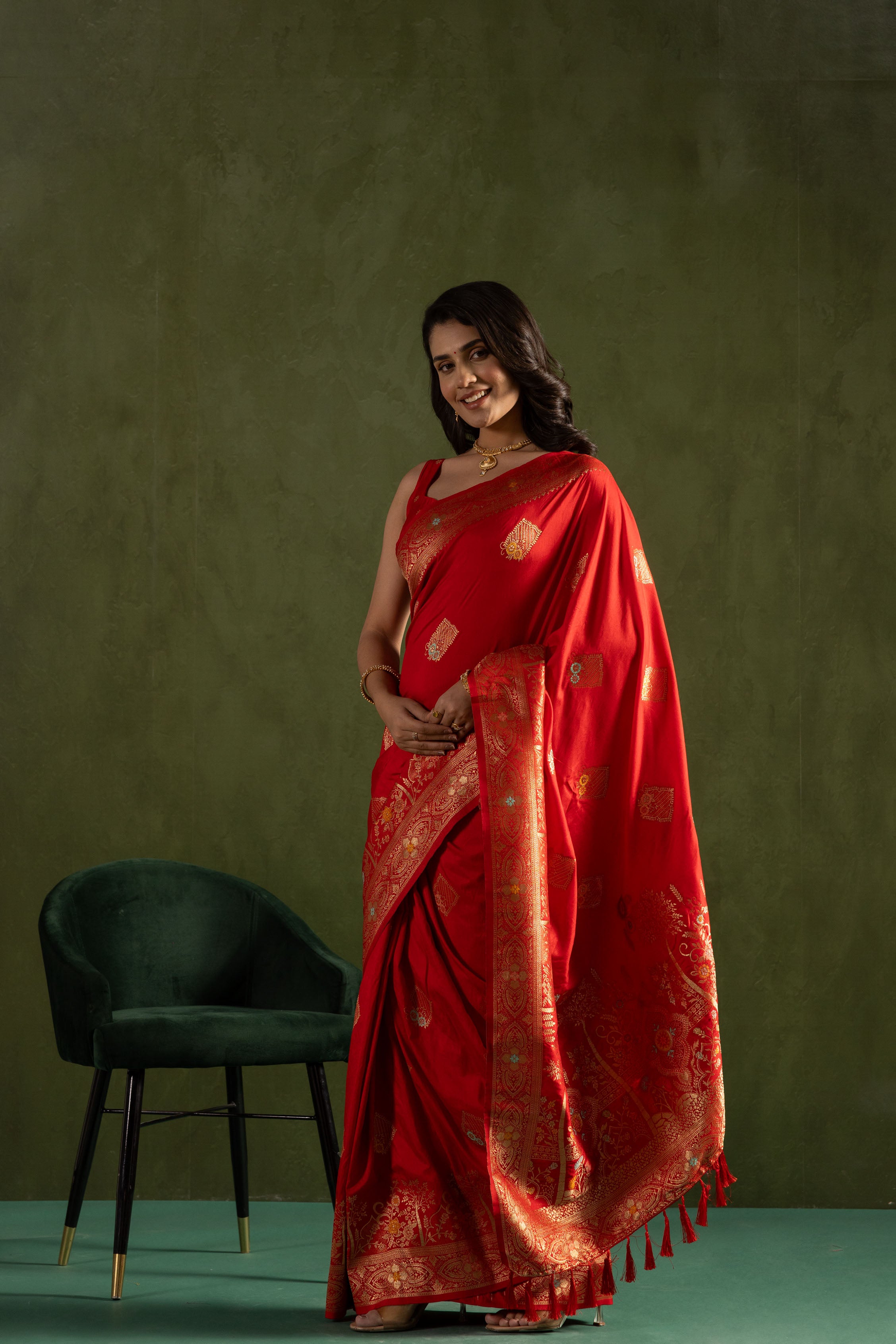 Dolla Silk Woven Jari Designer Ethnic Red Sophisticated Partywear Saree