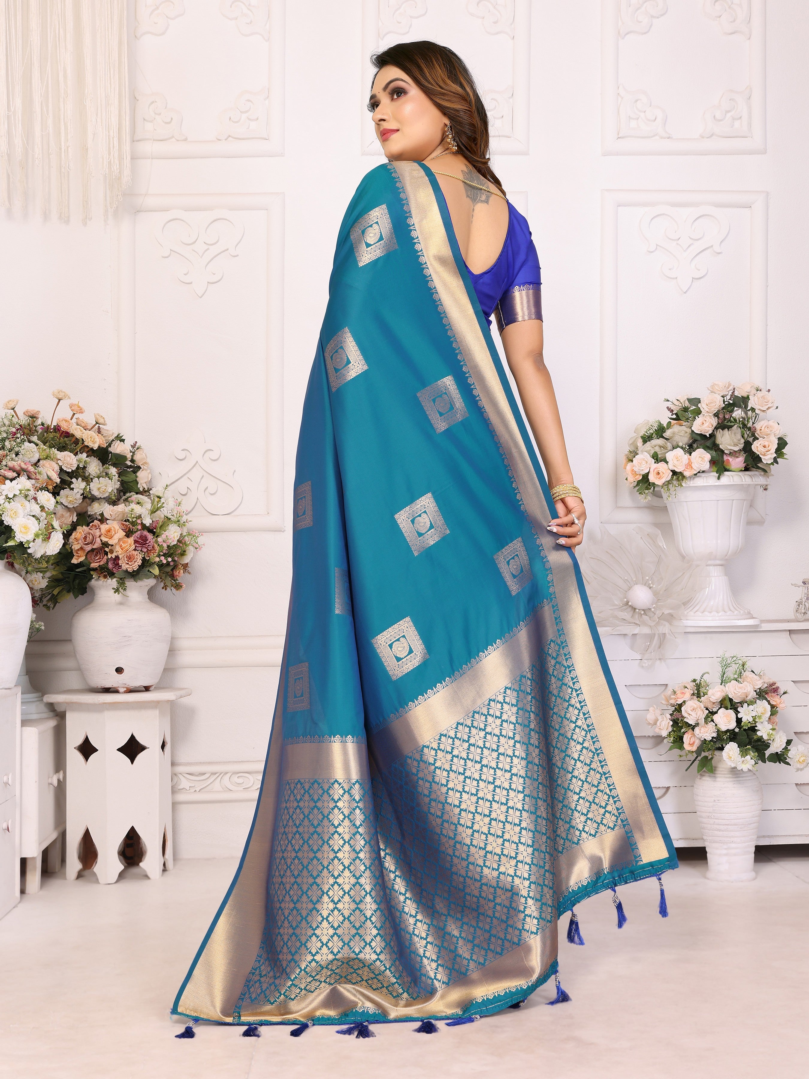 Firozi Graceful Soft Silk Saree With Woven Zari Work