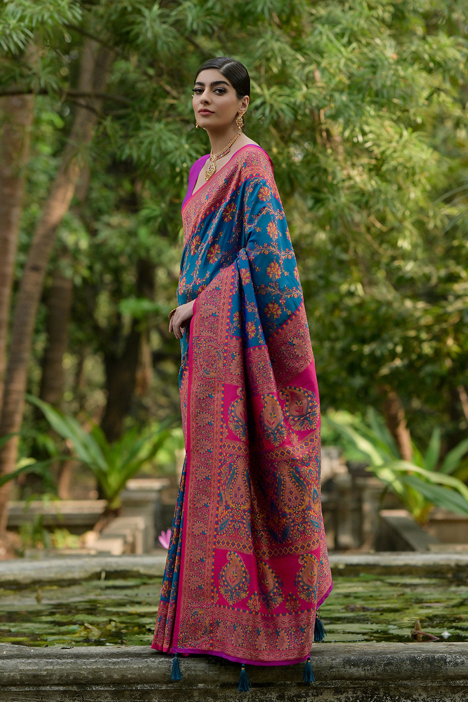 Firozi Pashmina Silk Saree with Floral Jal and Thread Pallu