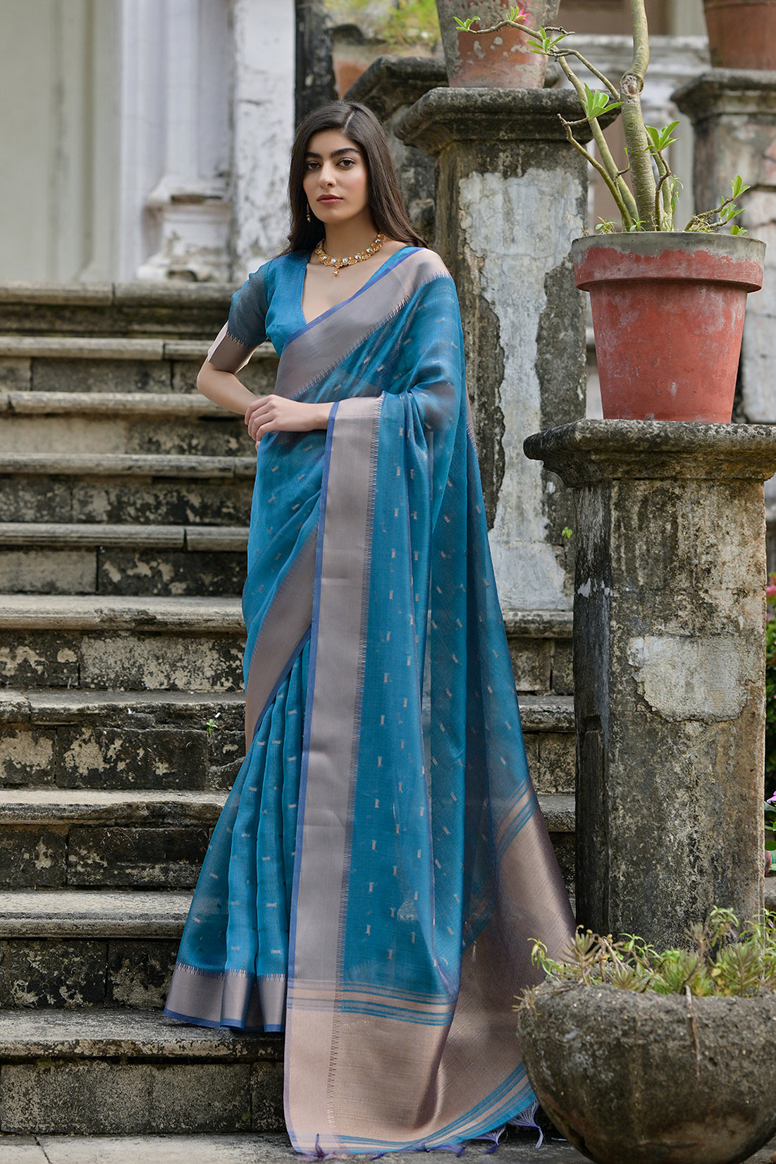 Firozi Soft Tussar Silk Saree with Butti and Zari Pallu
