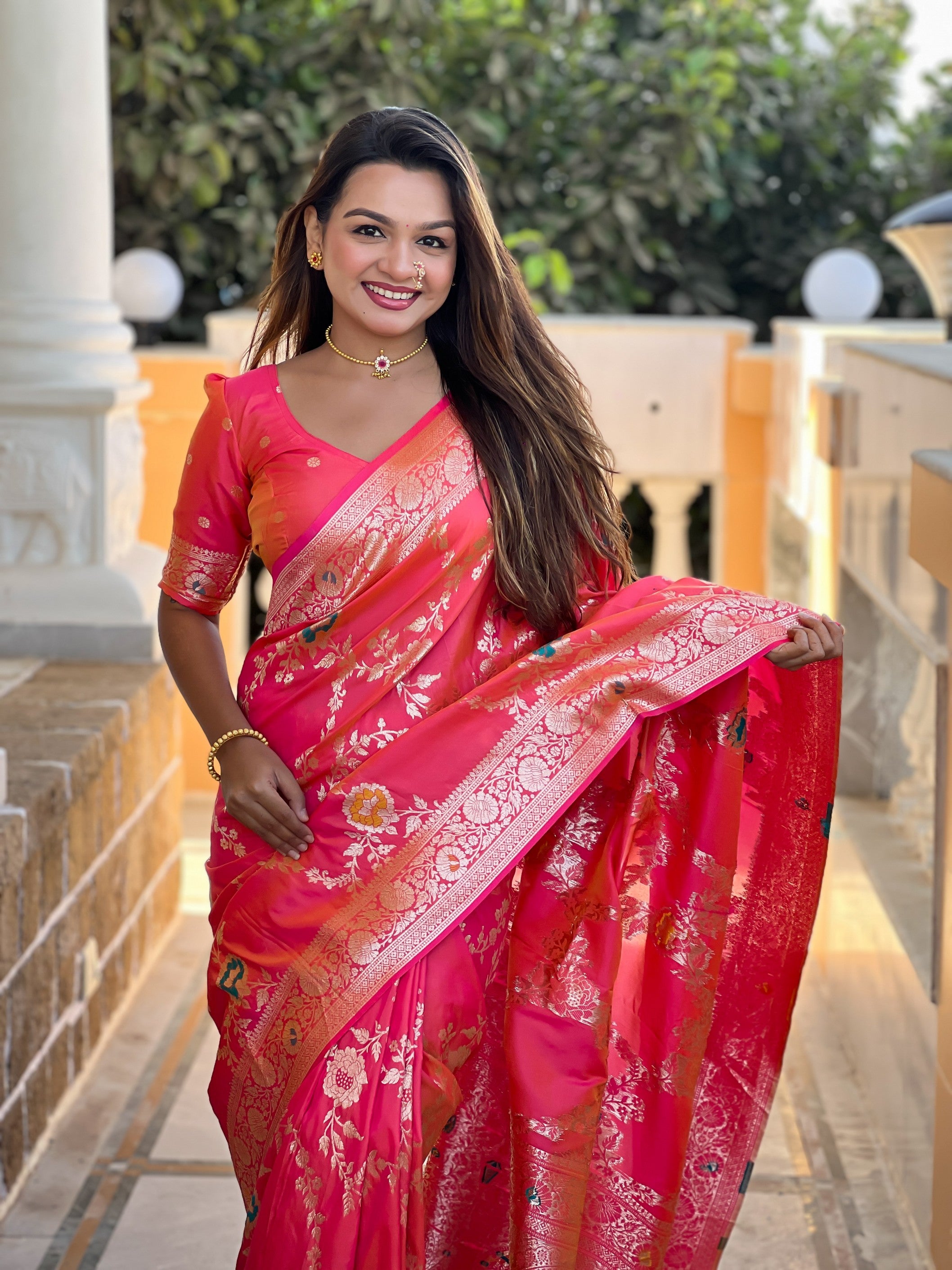 Gajri Banarasi Silk Saree With Traditional Woven Meenakari Designer Traditional Looks