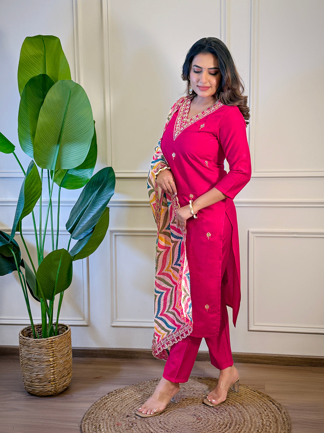 Gajri Viscose Elegant Kurta Pant Set With Embroidery Work