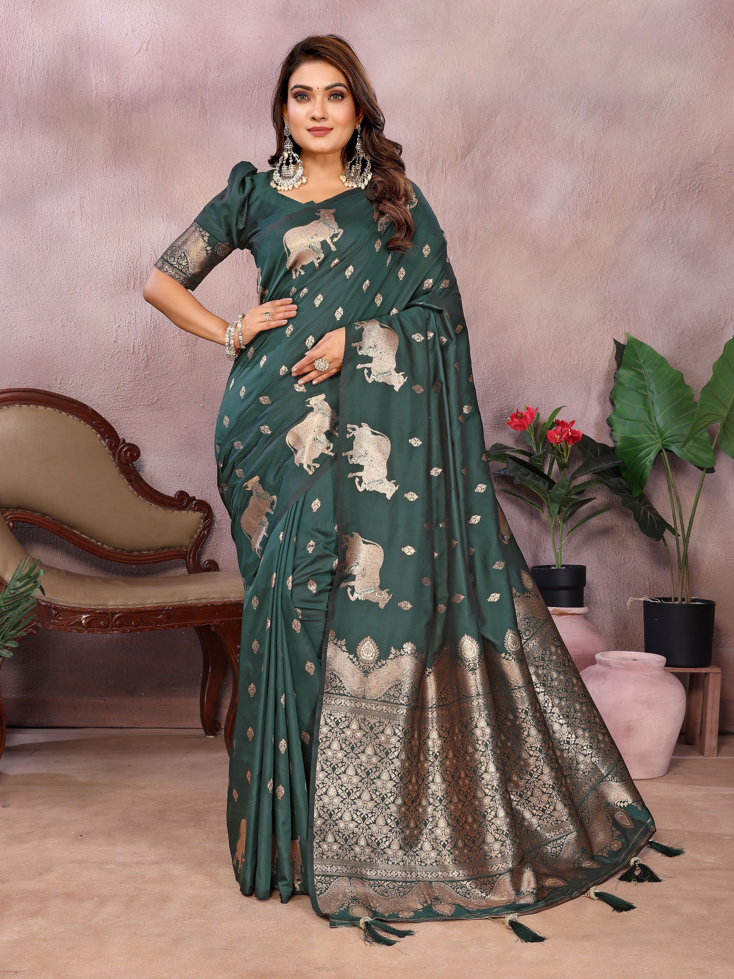 Green Banarasi Silk Jacquard Weaving Designer Ceremonial Saree