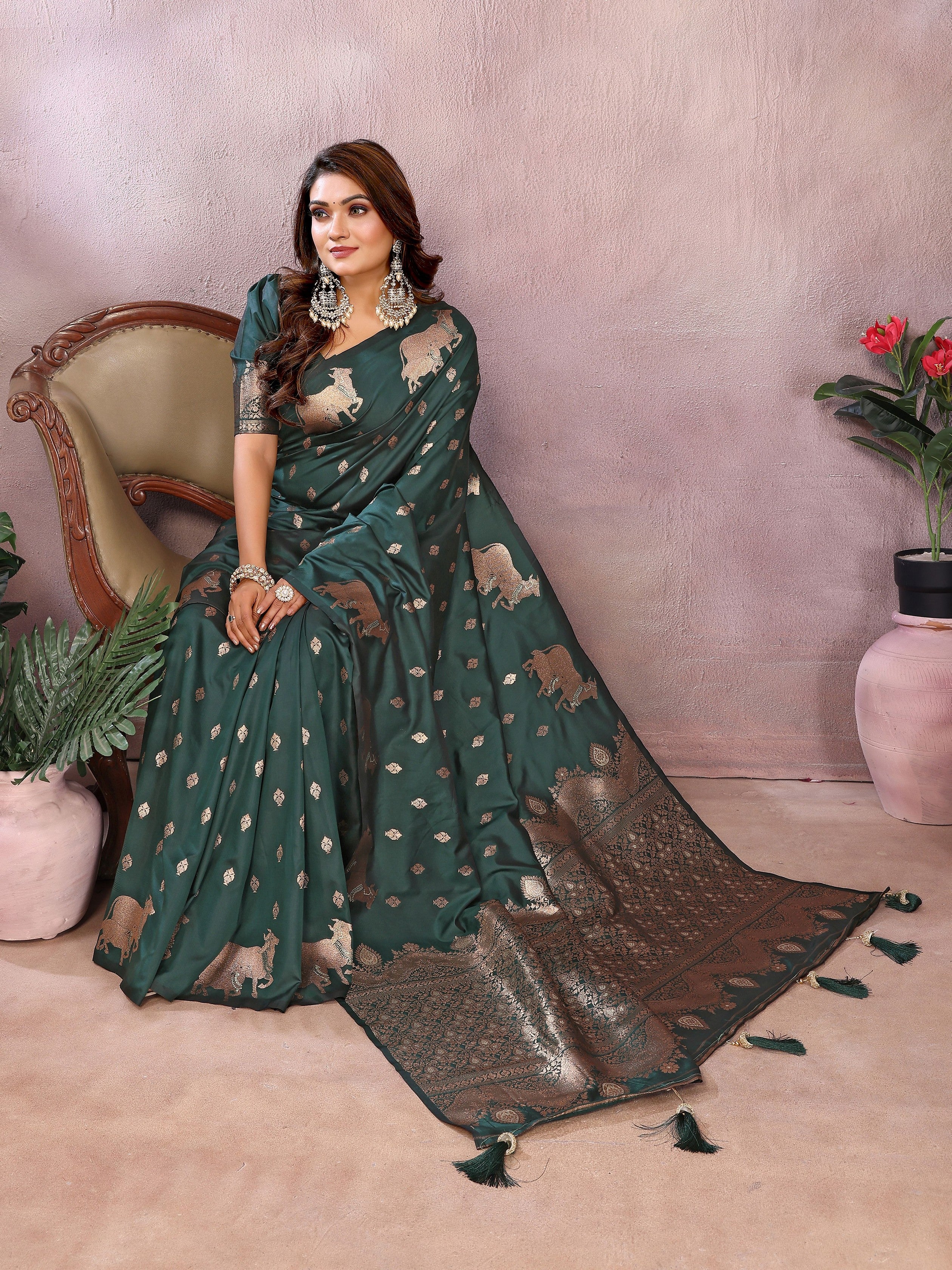 Green Banarasi Silk Jacquard Weaving Designer Ceremonial Saree