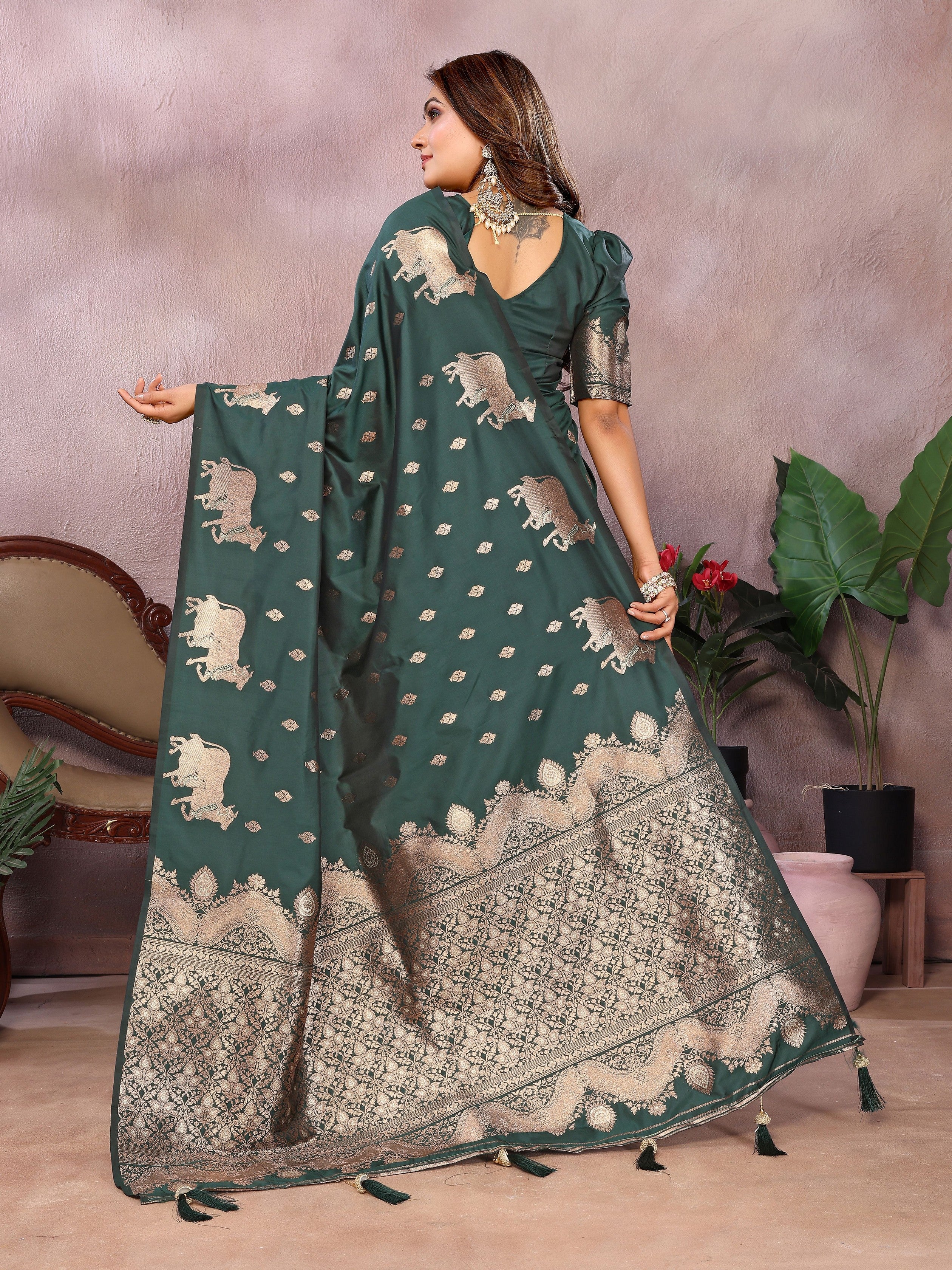 Green Banarasi Silk Jacquard Weaving Designer Ceremonial Saree
