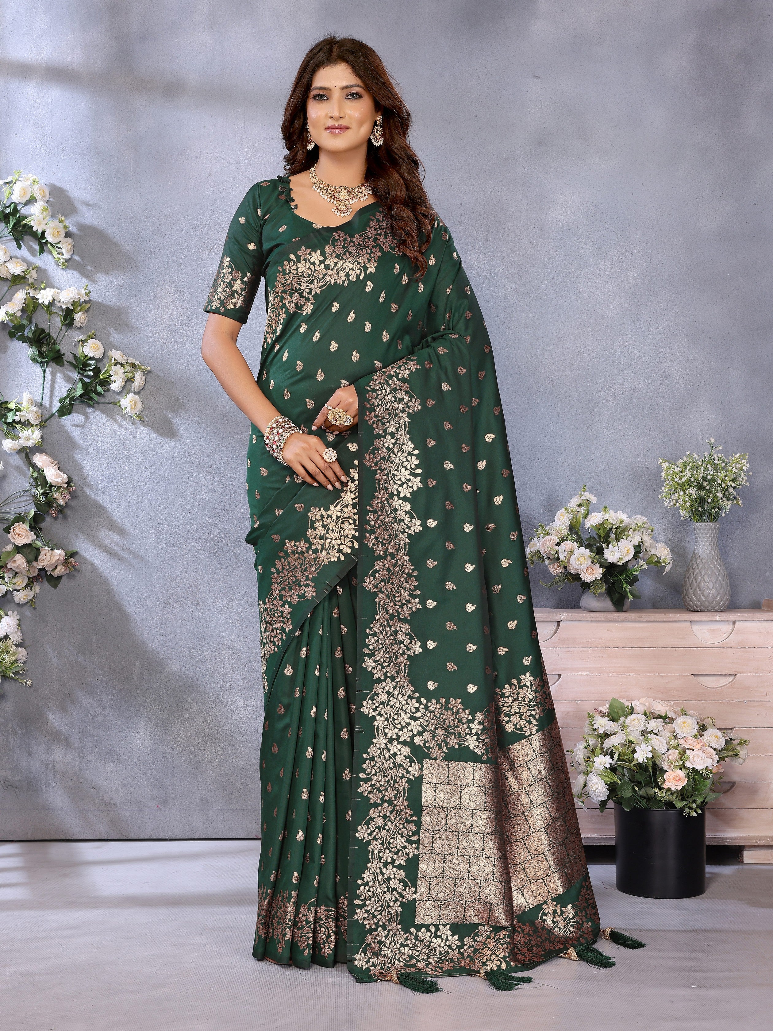 Green Banarasi Silk Jacquard Weving Designer Floral Ceremonial Festive Saree