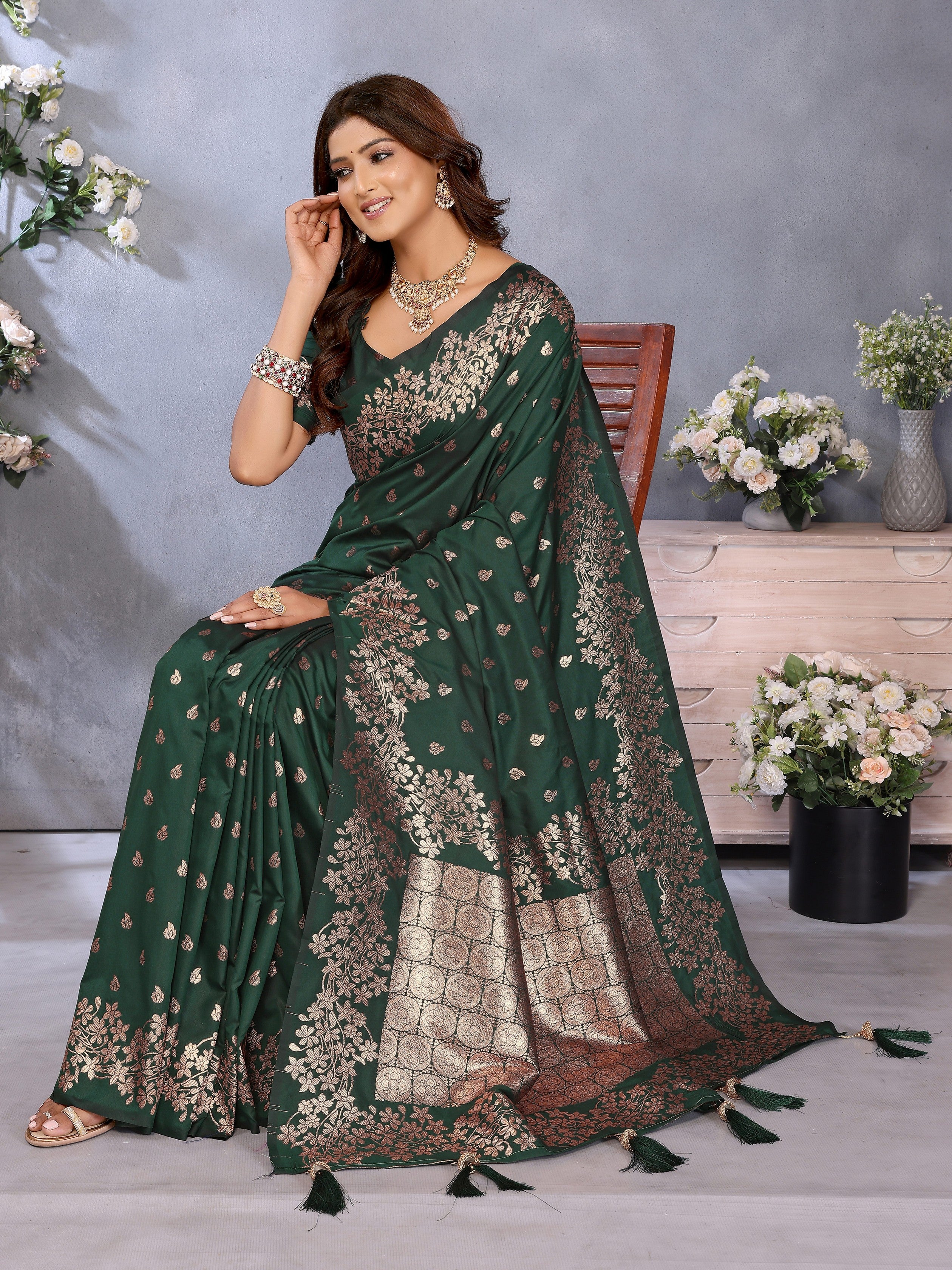 Green Banarasi Silk Jacquard Weving Designer Floral Ceremonial Festive Saree