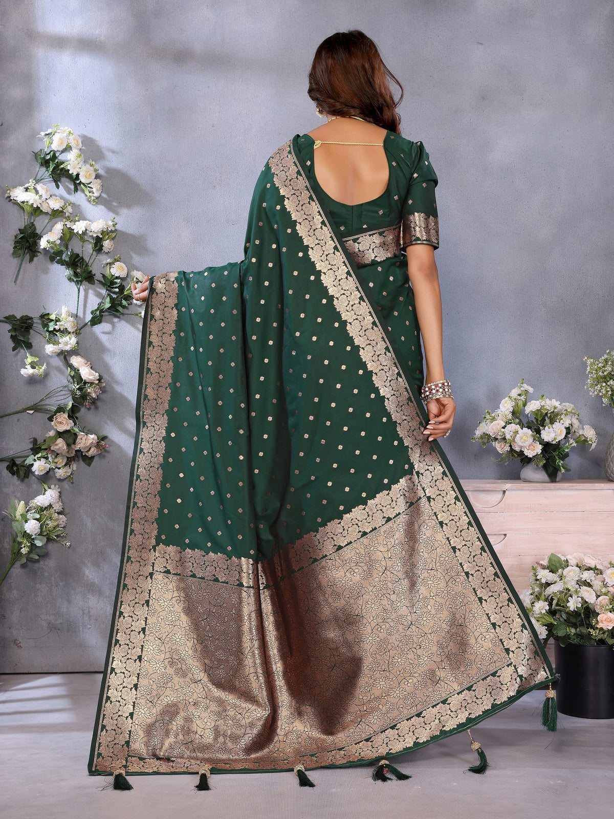 Green Banarasi Silk Jacquard Weving Designer Trendy Partywear Saree