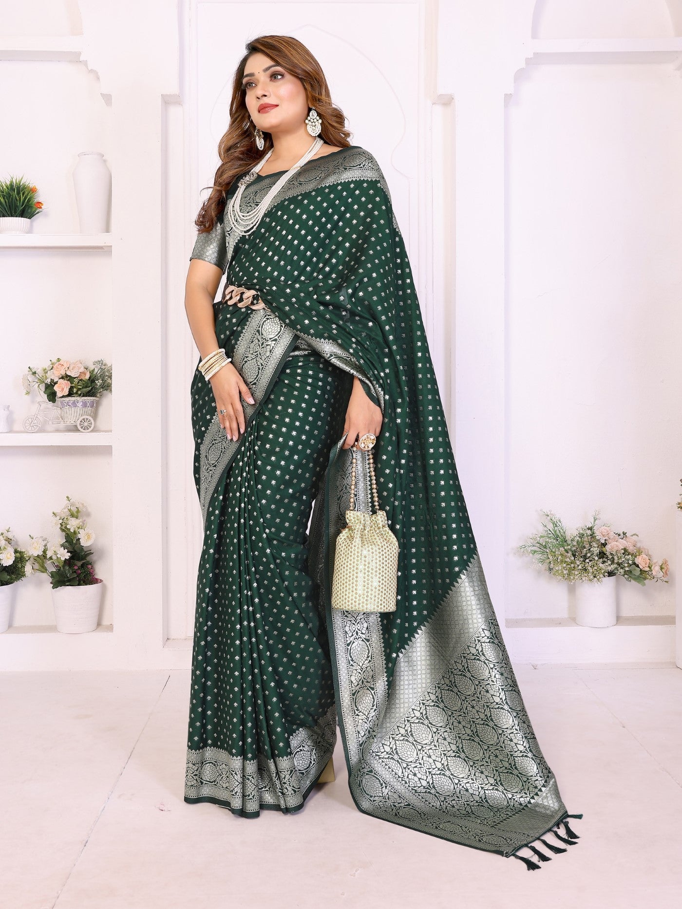 Green Georgette Silk Saree With Classic Zari Weaving