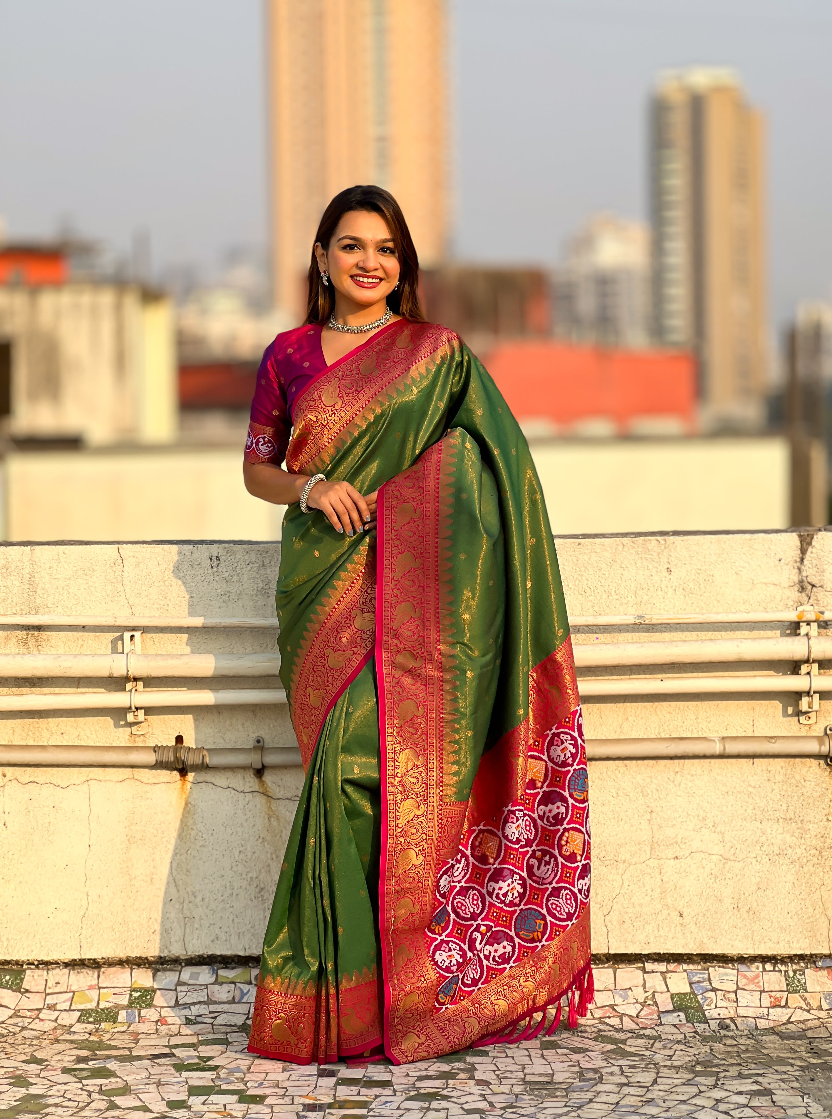 Green Jari Tissue Woven Meenakari Pallu Designer Heavy Ethnic Saree