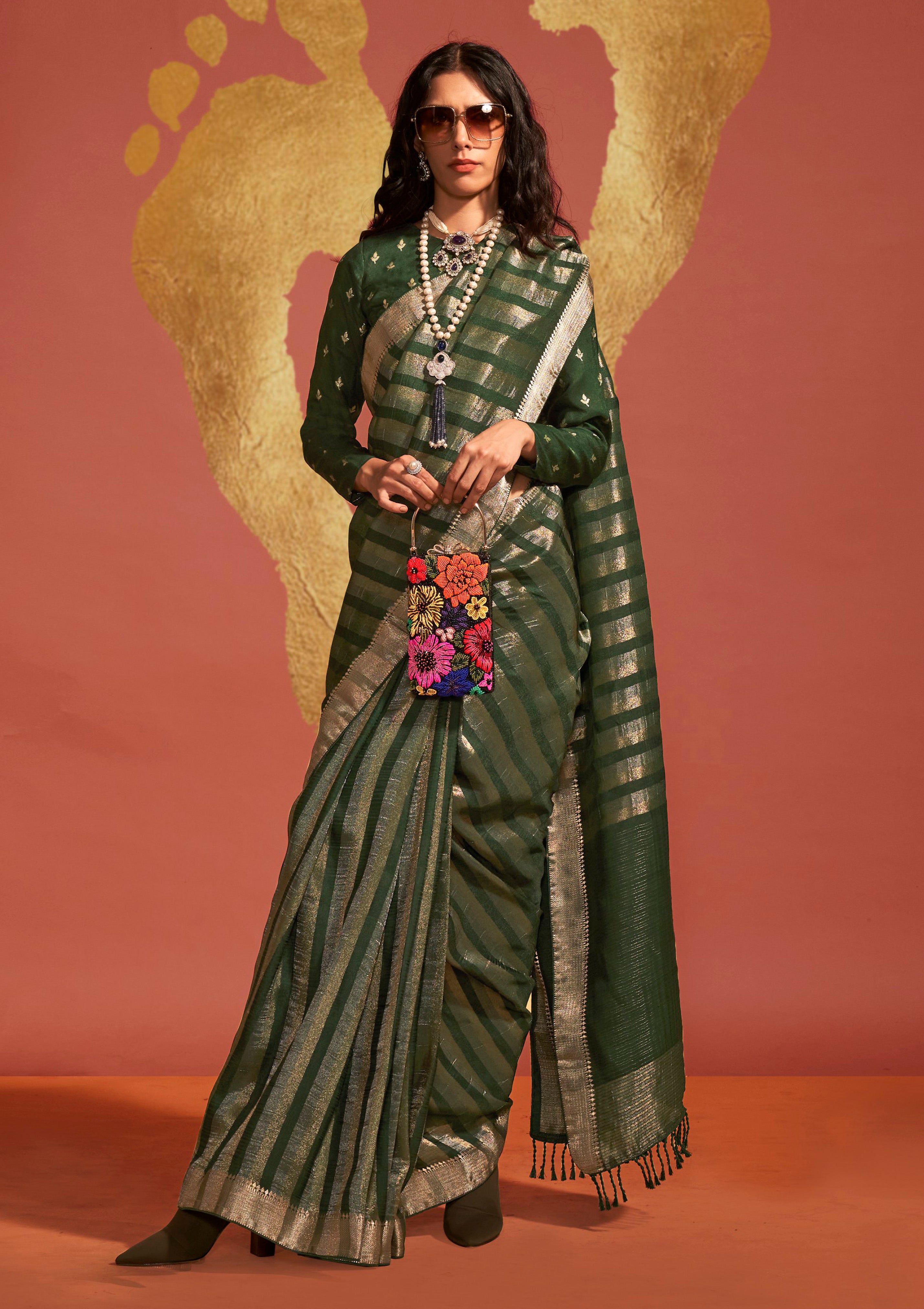 Green Pure Viscose Handloom Silk Saree With Jacquard Woven Work