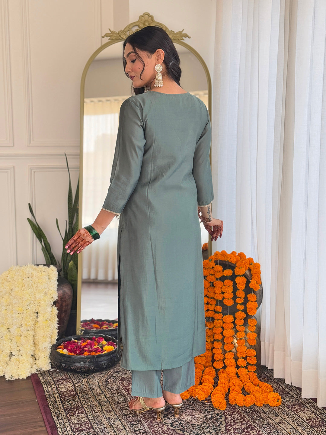 Grey Bsy Viscose Elegant Kurta Pant Set With Embroidery Work