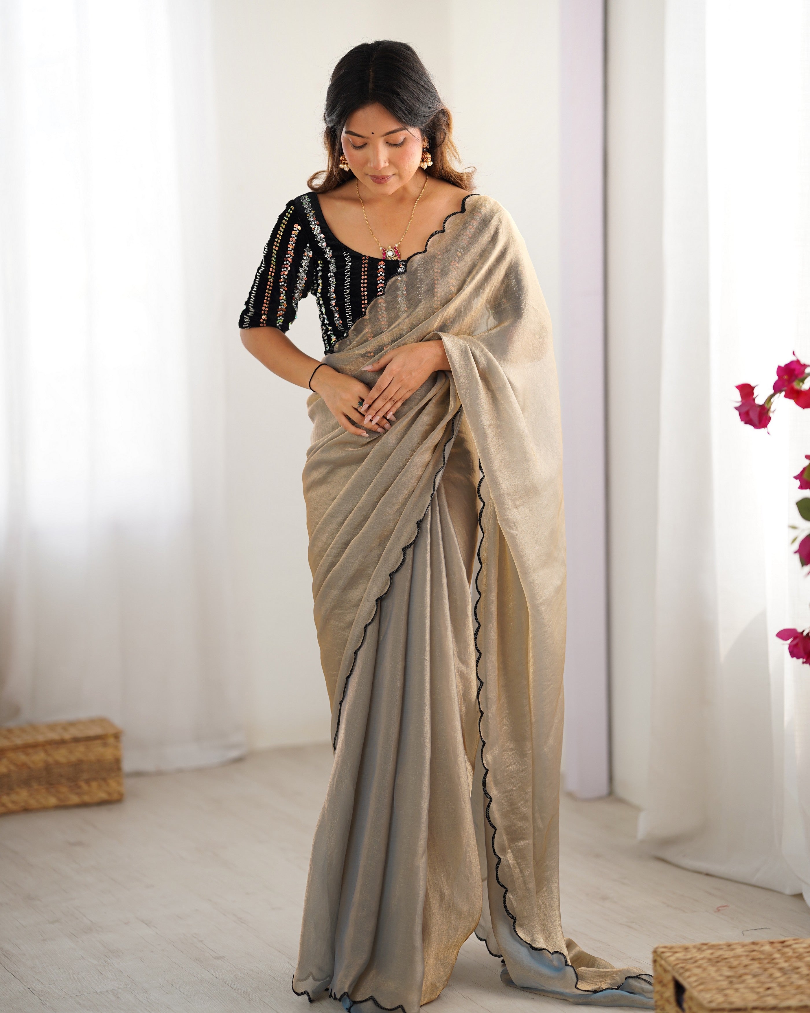 Grey Chiffon Beautiful Bollywood Style Show Stopper Saree