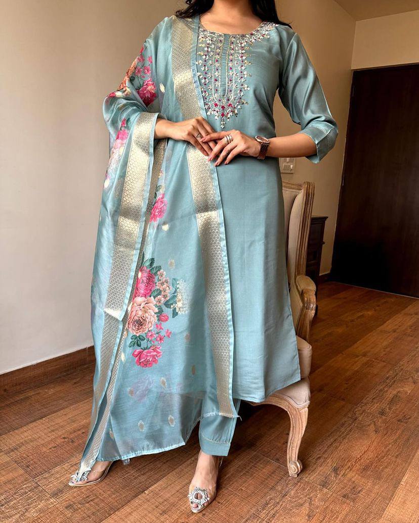 Grey Kurta Pant Set with Thread Embroidery Work With Printed Dupatta