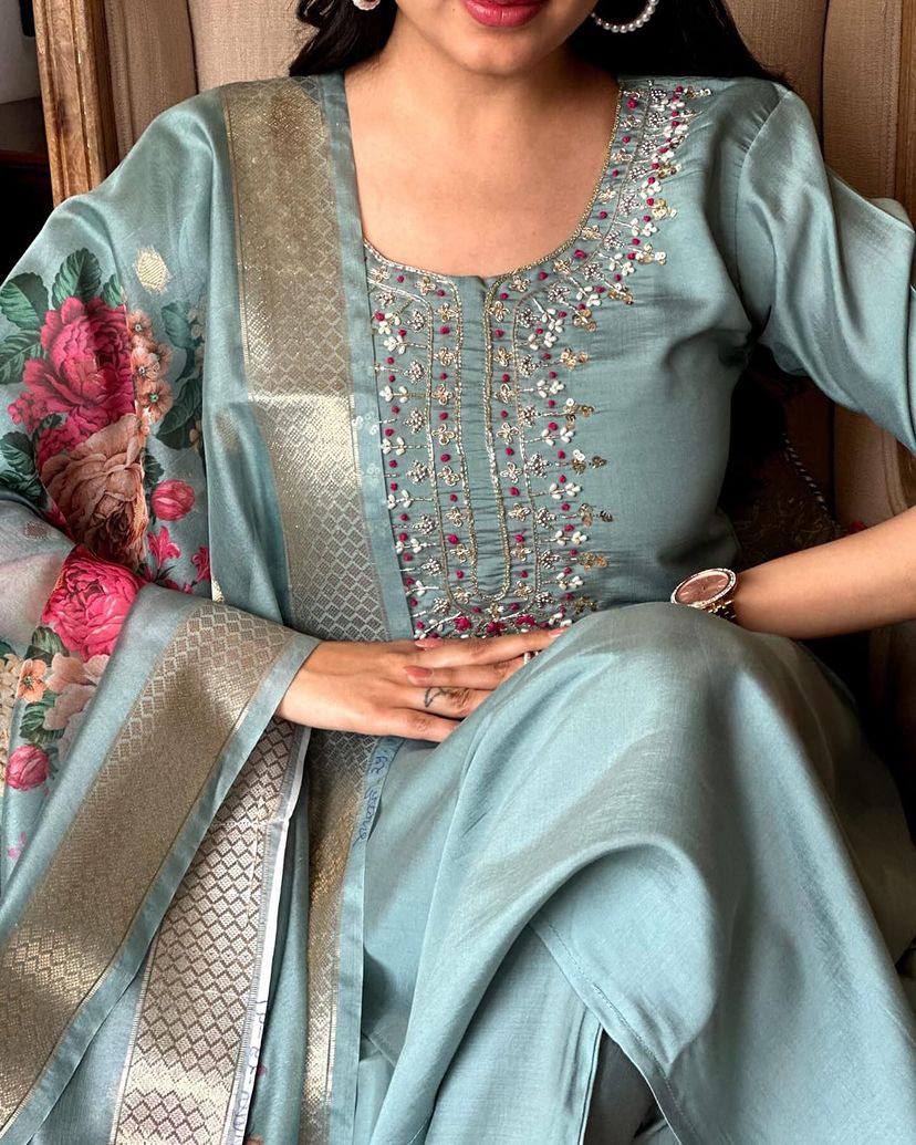 Grey Kurta Pant Set with Thread Embroidery Work With Printed Dupatta