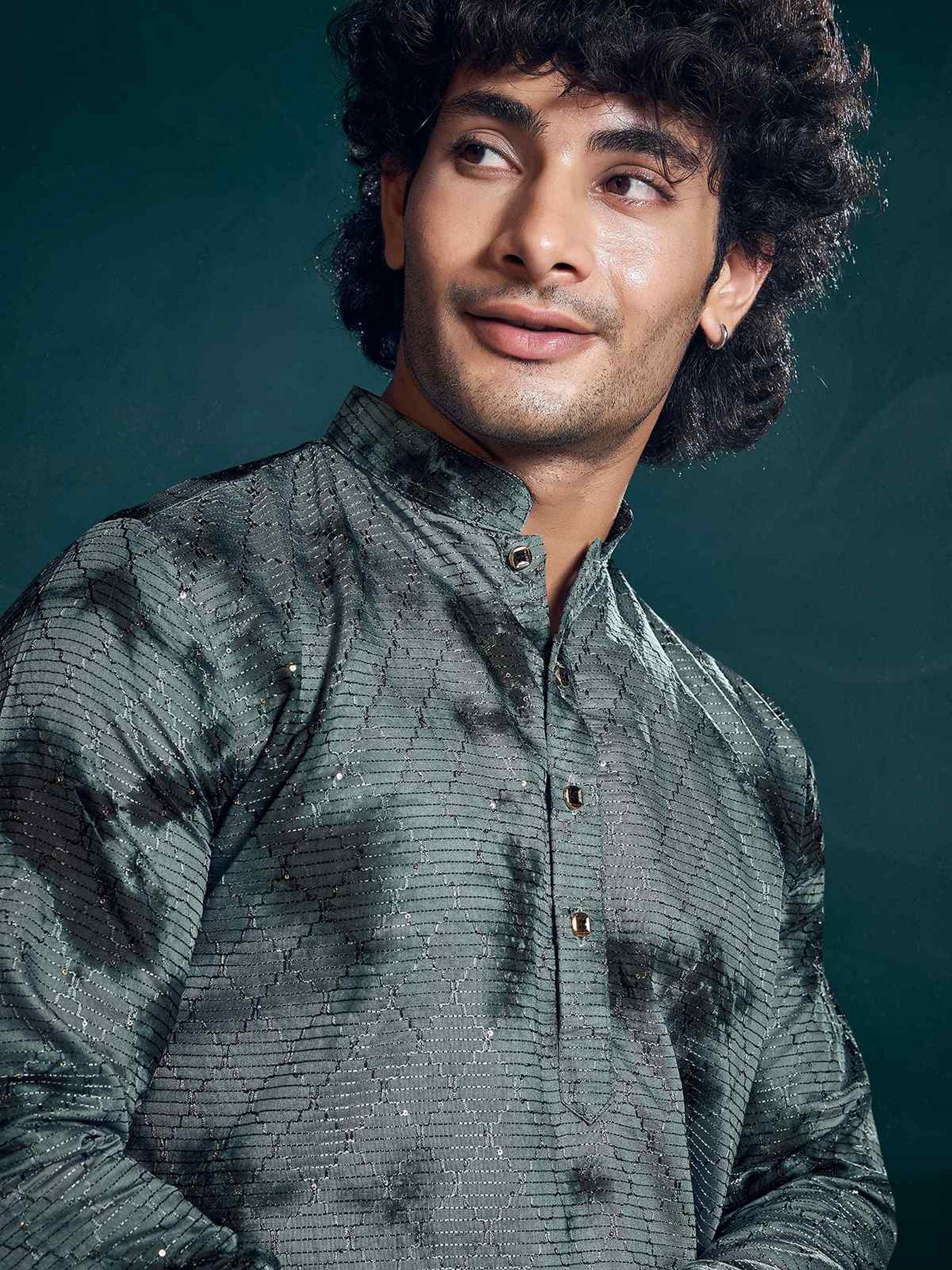 Grey Kurta Payjama with Sequins Embroidery – Sleek Ethnic Ensemble